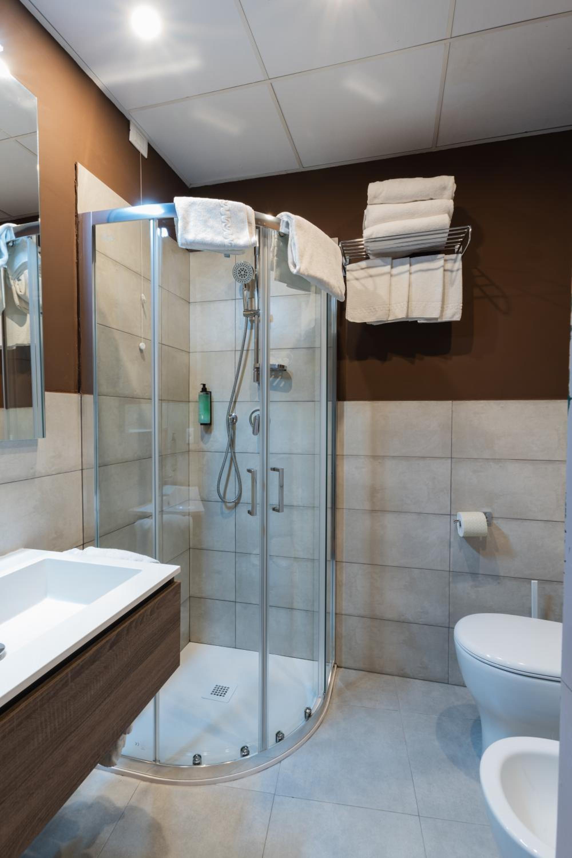 Classic Double or Twin Room - Photo 3