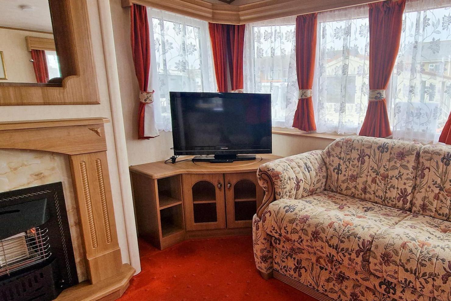 Mobile Home photo 2