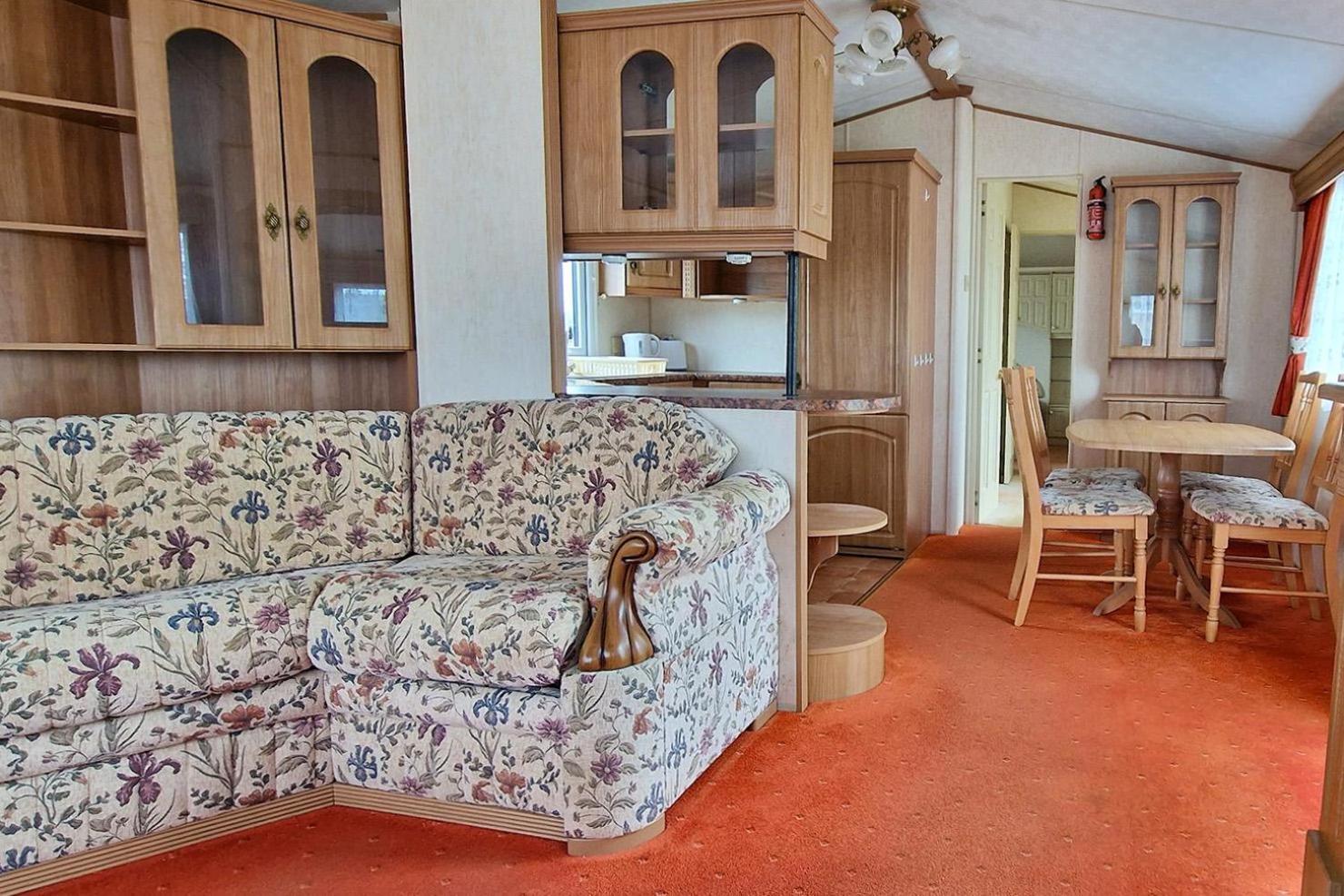Mobile Home photo 3