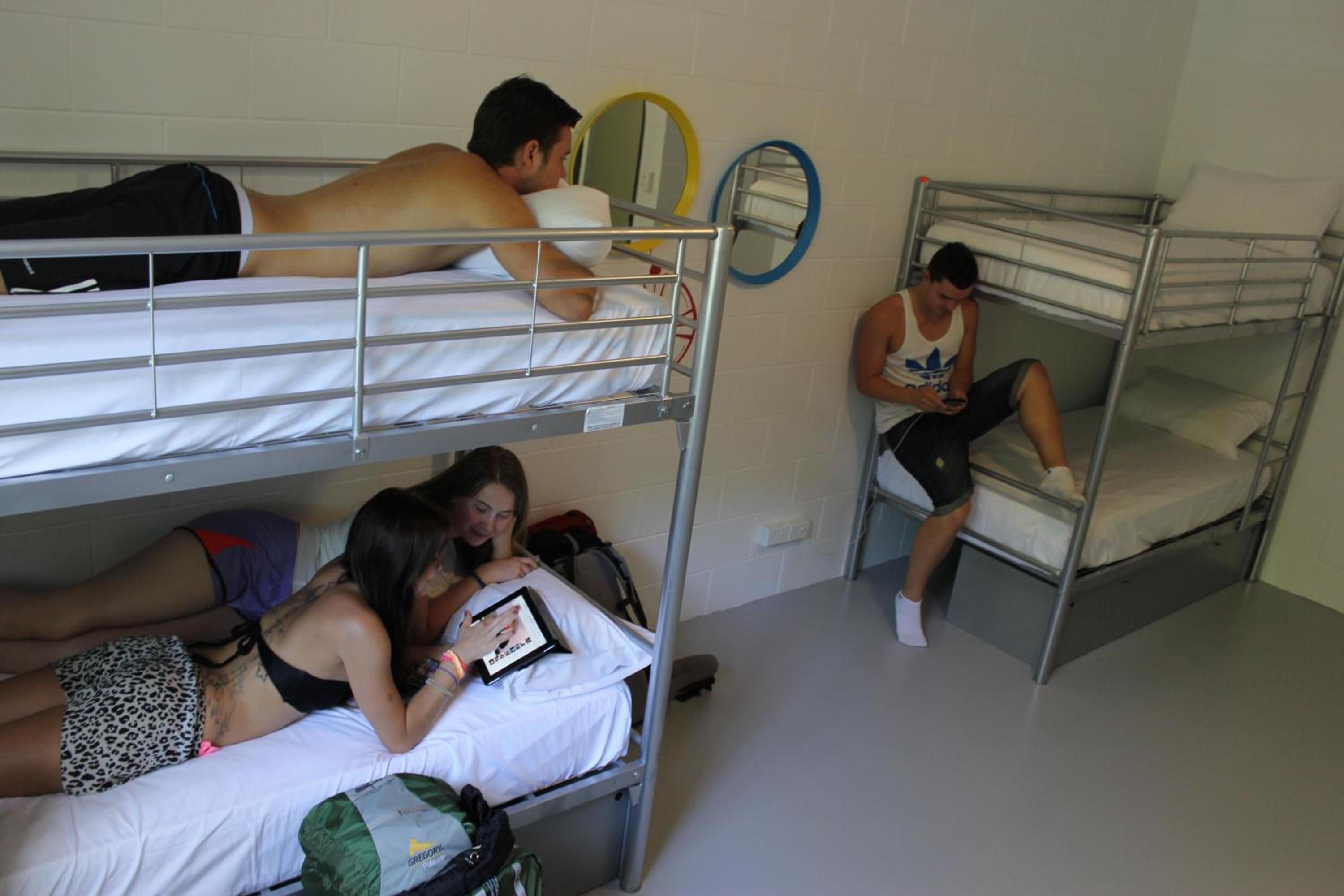 Bed in 10-Bed Mixed Dormitory Room with Shared Bathroom (ages 18 - 35 only) photo 2