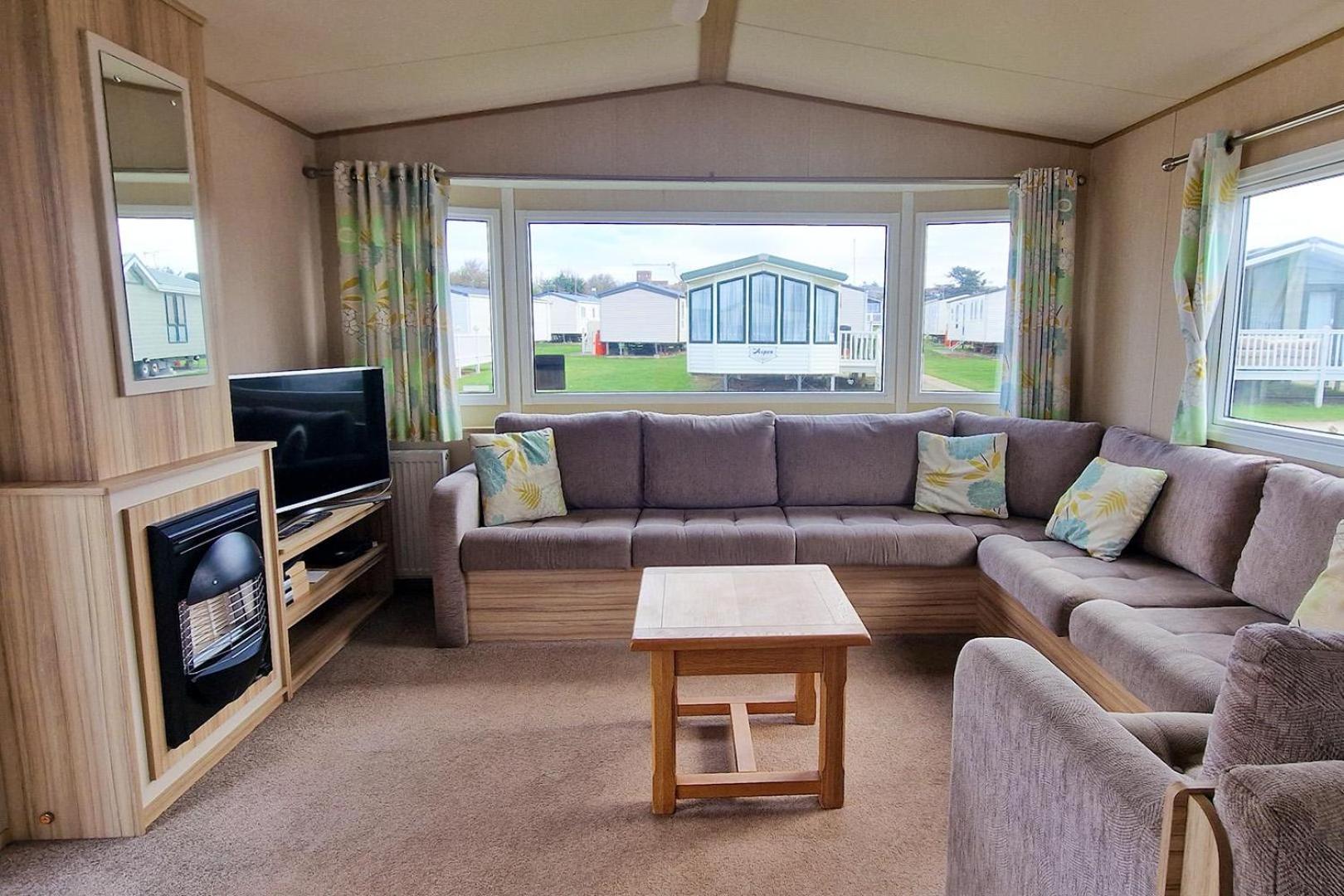 Mobile Home photo 1