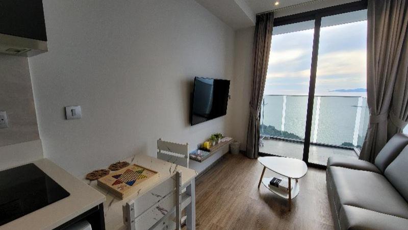 One-Bedroom Apartment - Photo 11