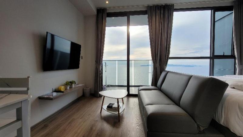 One-Bedroom Apartment - Photo 13