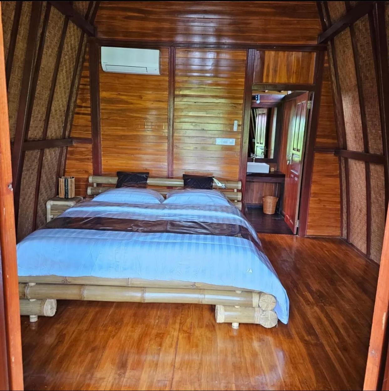 Cottage with Garden View - Photo 1