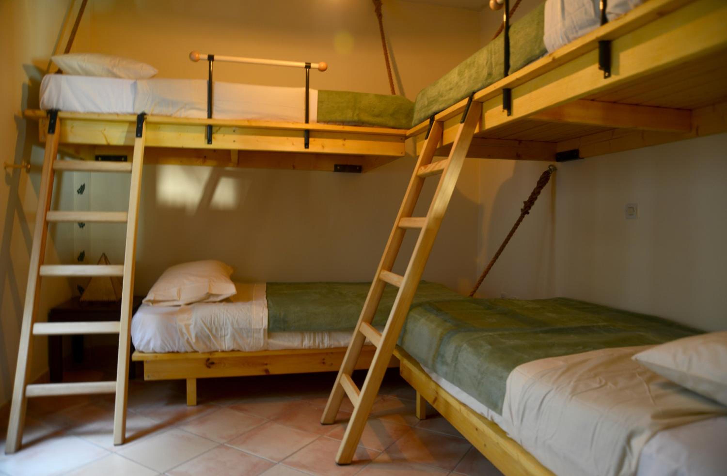 Bed in 4-Bed Mixed Dormitory Room