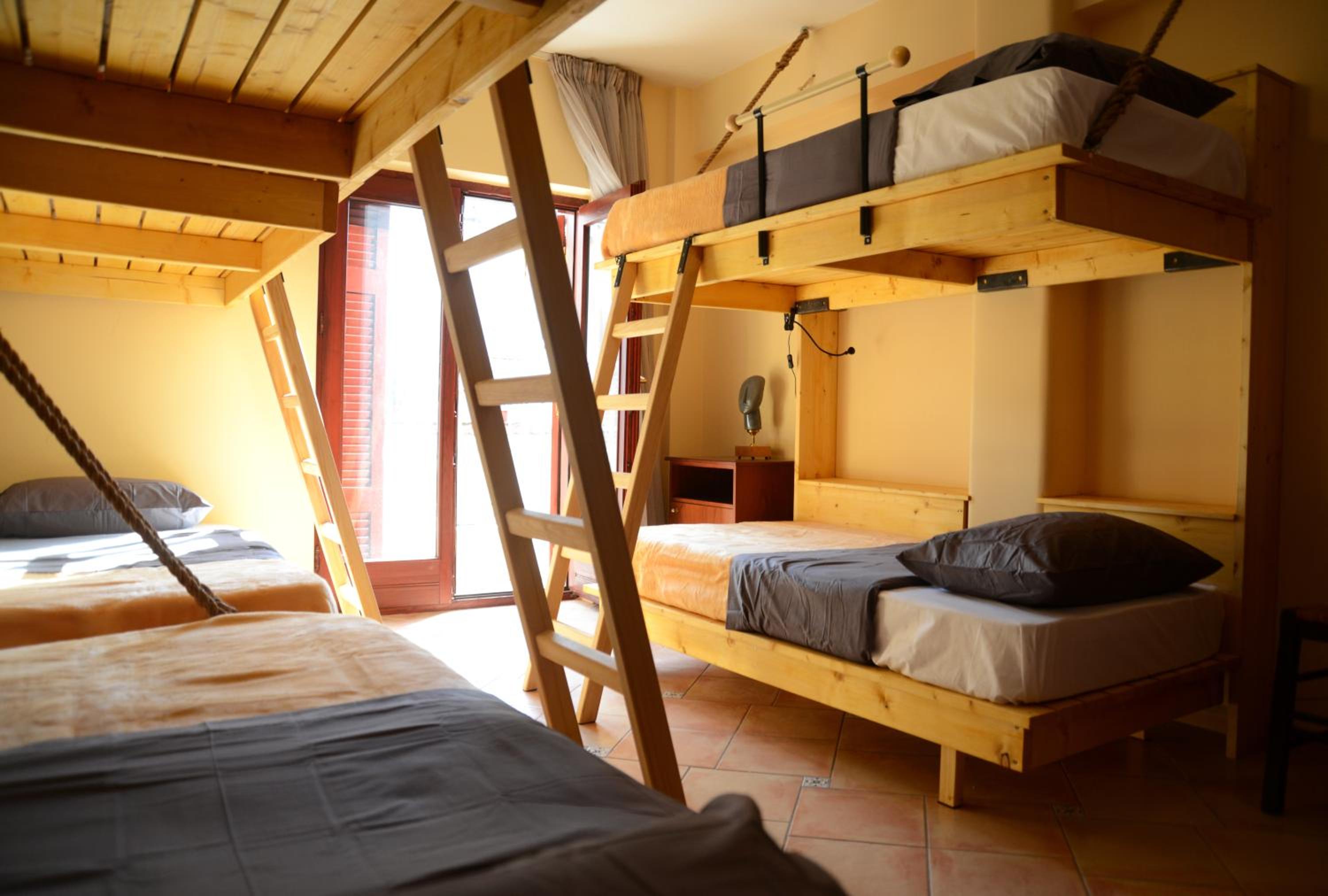 Bed in 6-Bed Mixed Dormitory Room