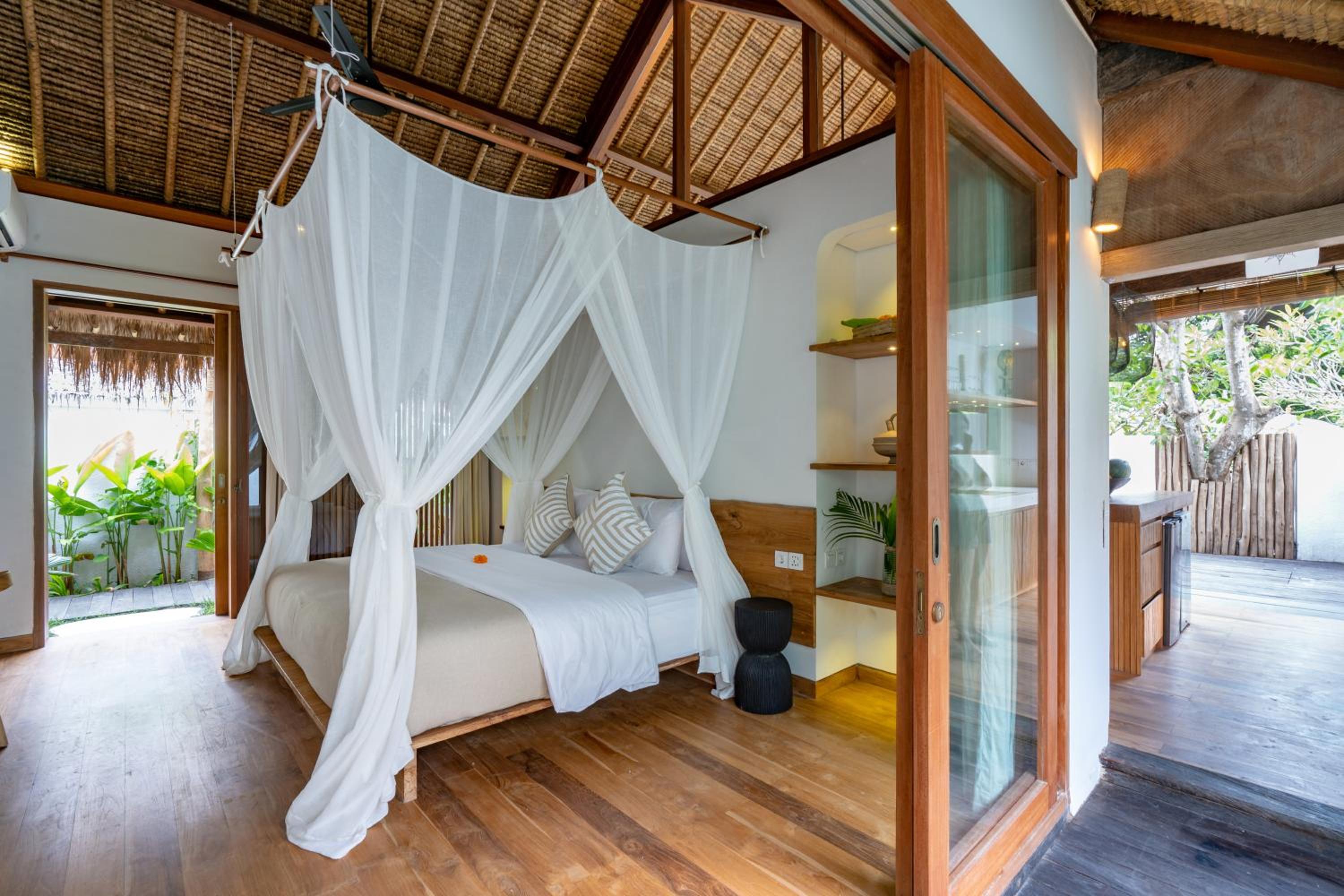 Villa with Private Pool photo 3