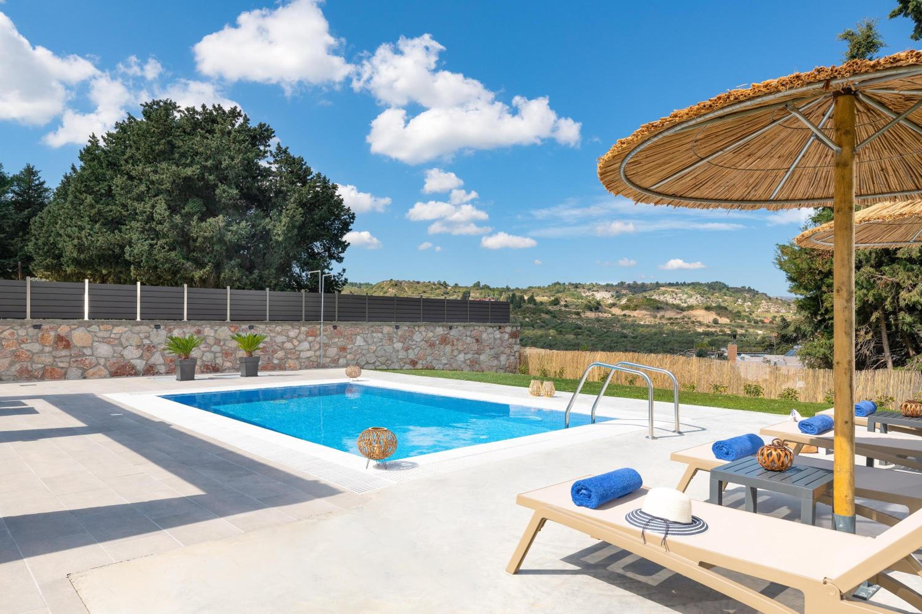 Aiora Luxury Villa 2 photo 3