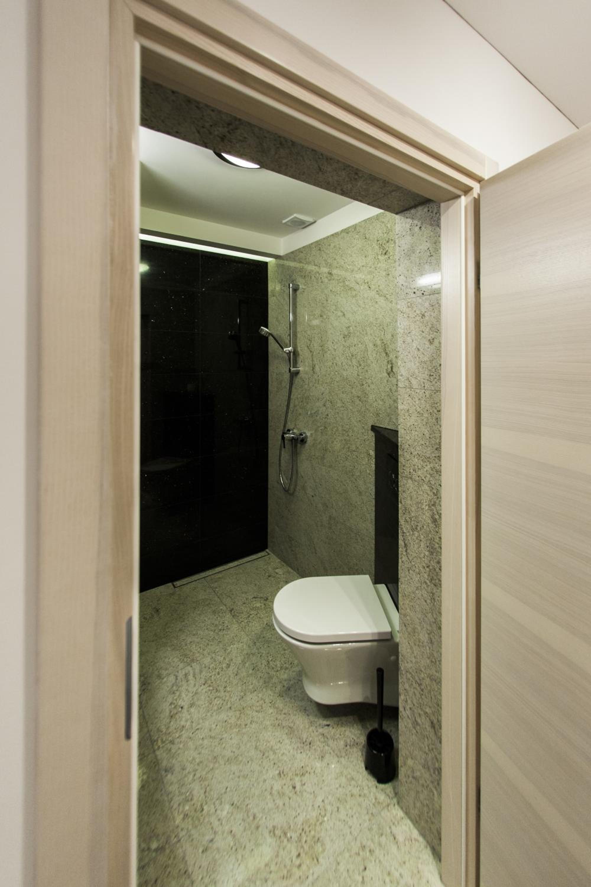 Quadruple Room - Photo 5