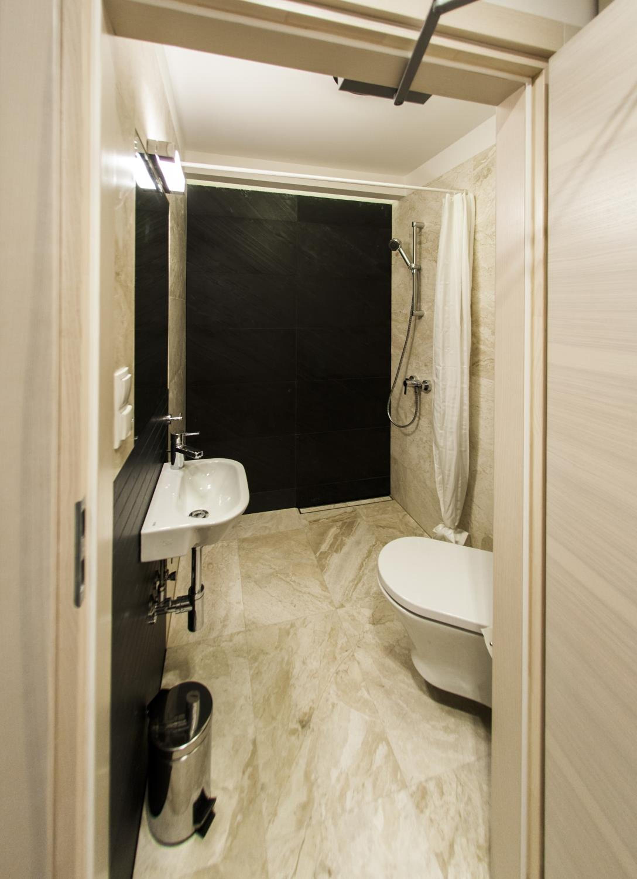 Twin Room - Photo 4