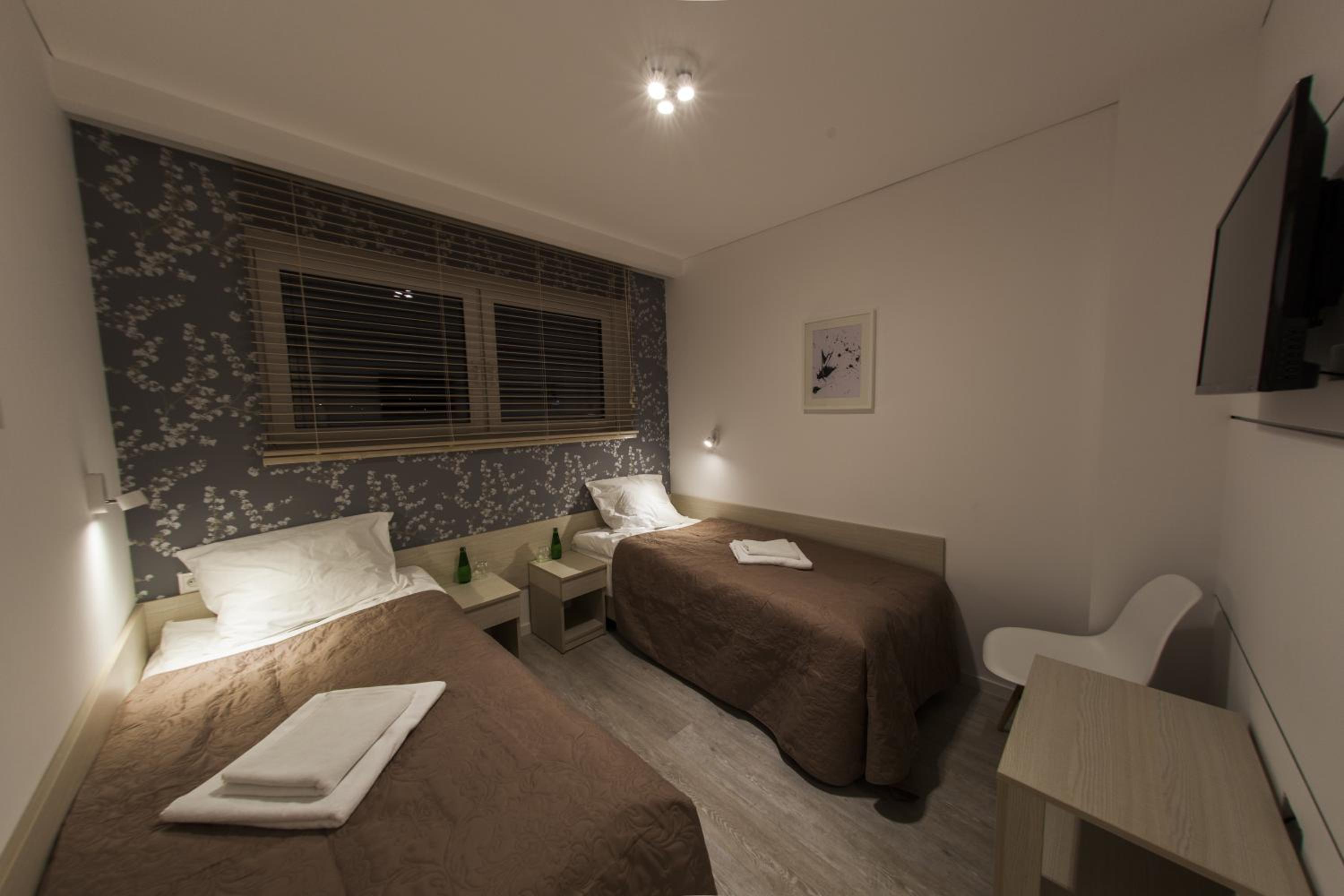 Twin Room - Photo 2