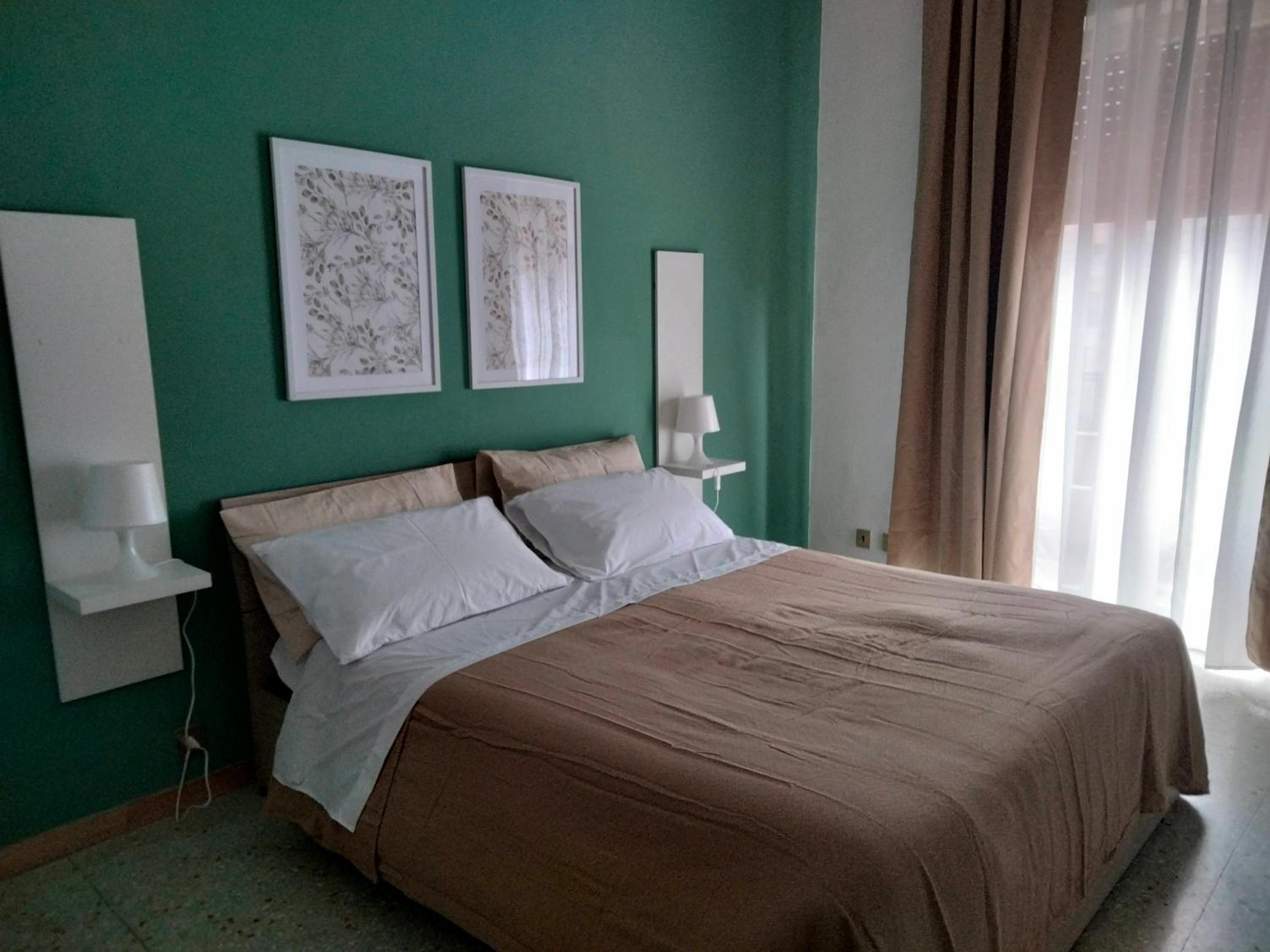 Large Double Room photo 1