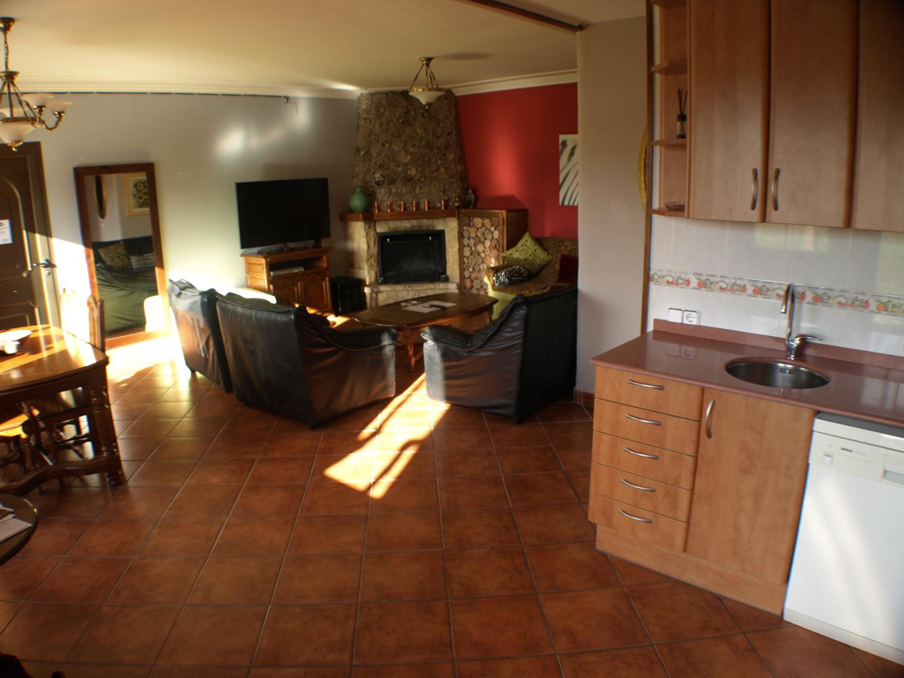 Two-Bedroom House (2-6 Adults) - Photo 230