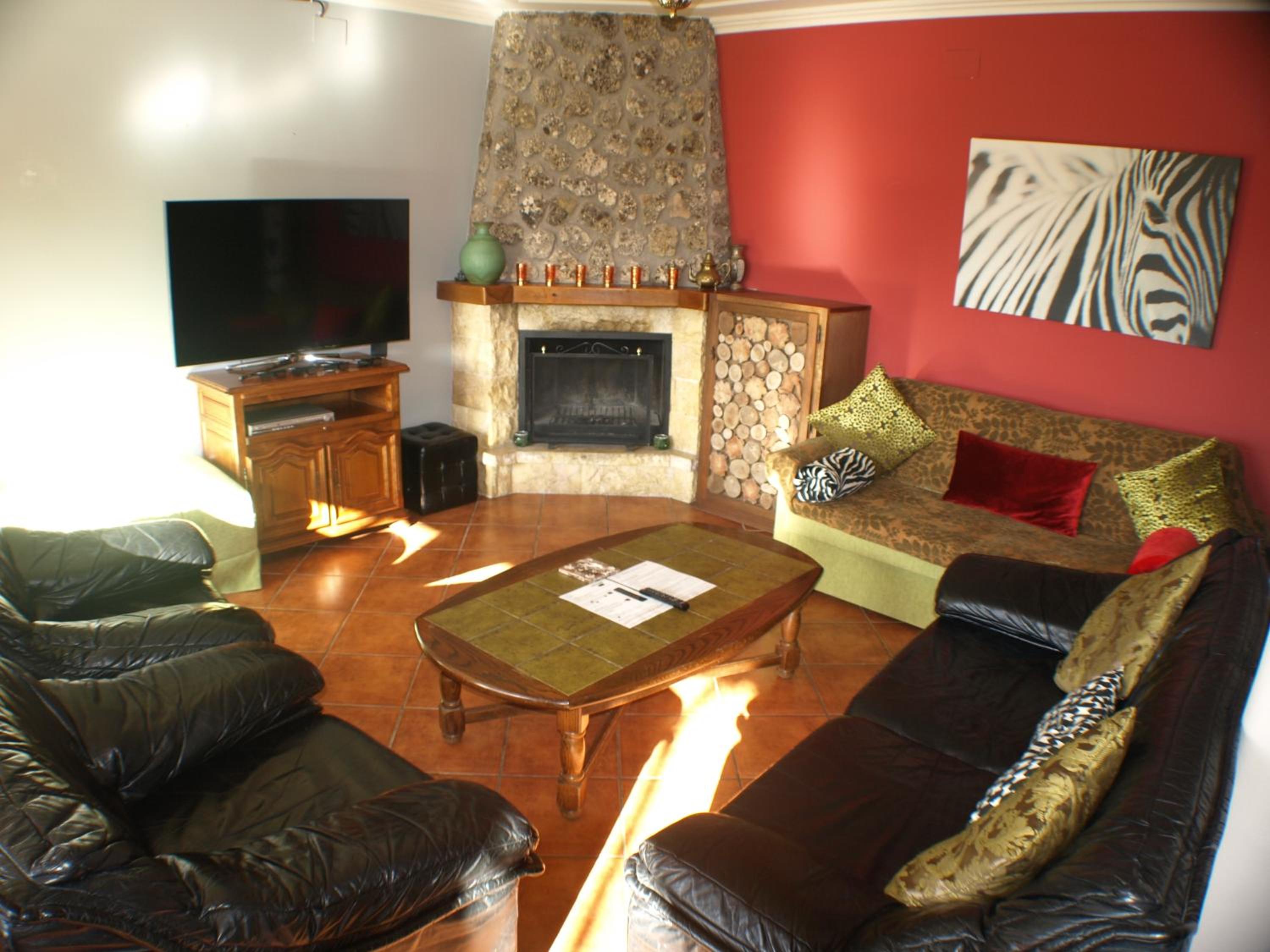 Two-Bedroom House (2-6 Adults) - Photo 112