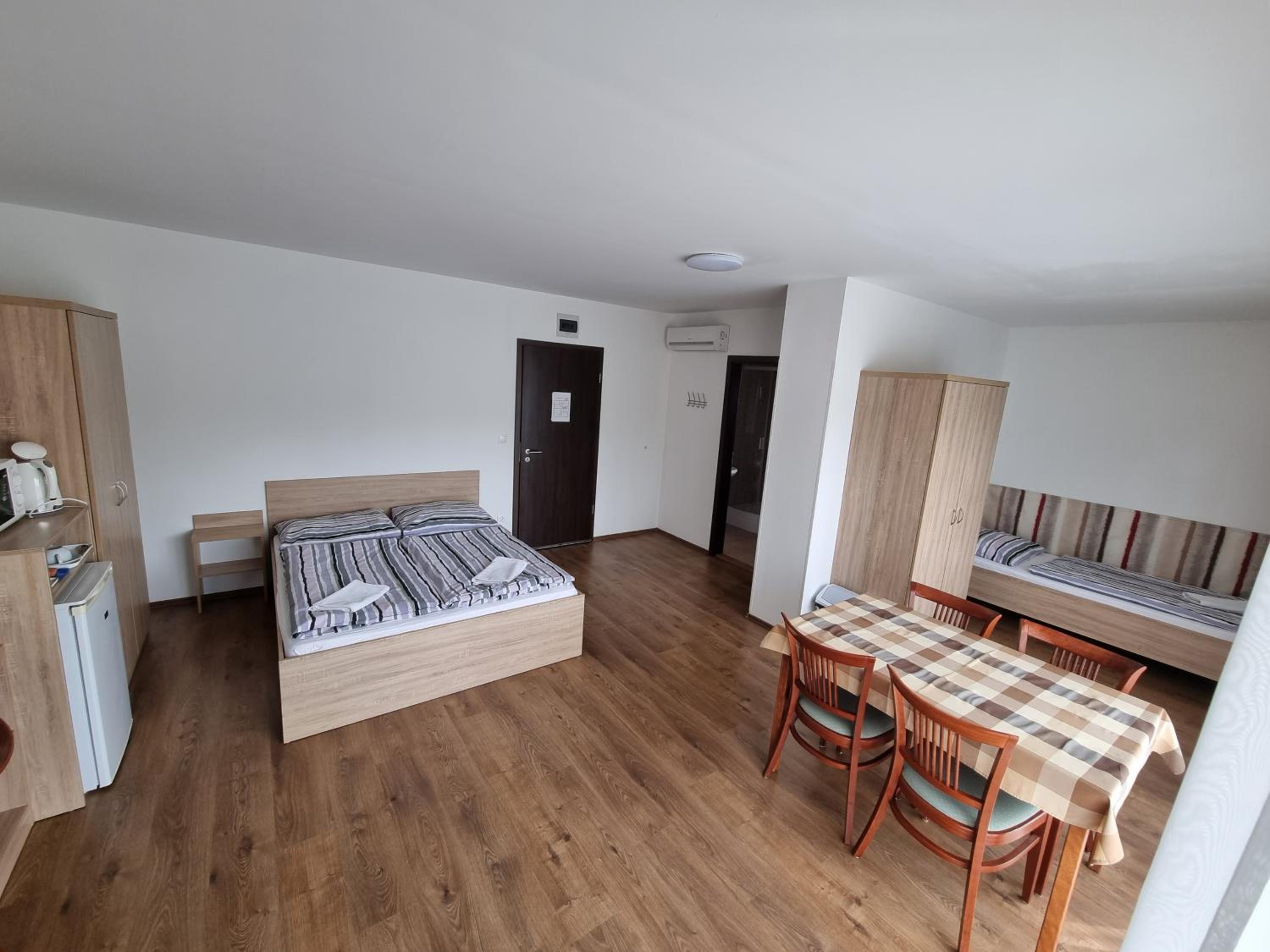 Large Quadruple Room with Terrace