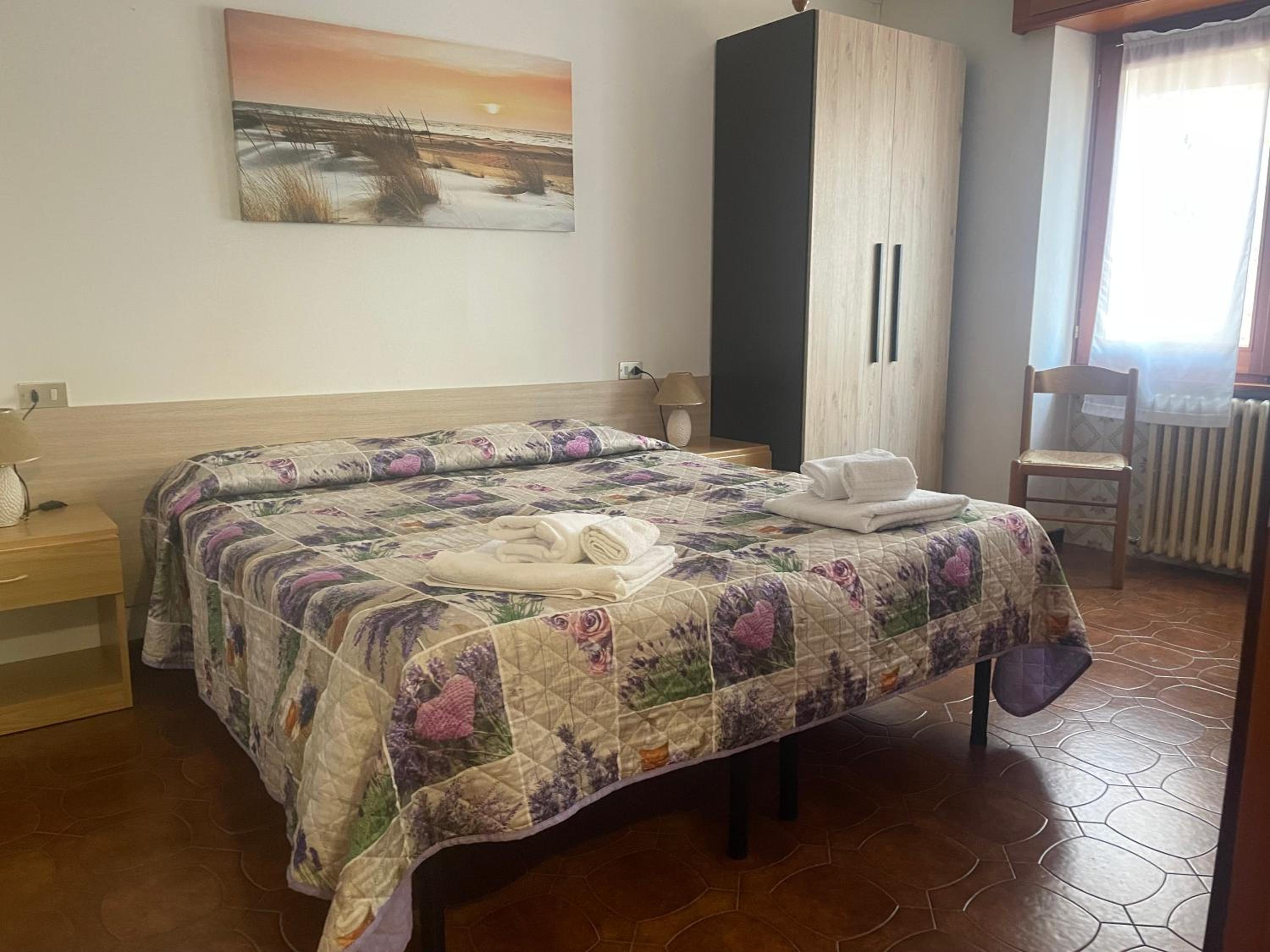 Double Room - Photo 2
