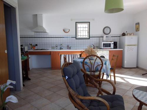 One-Bedroom House photo 3