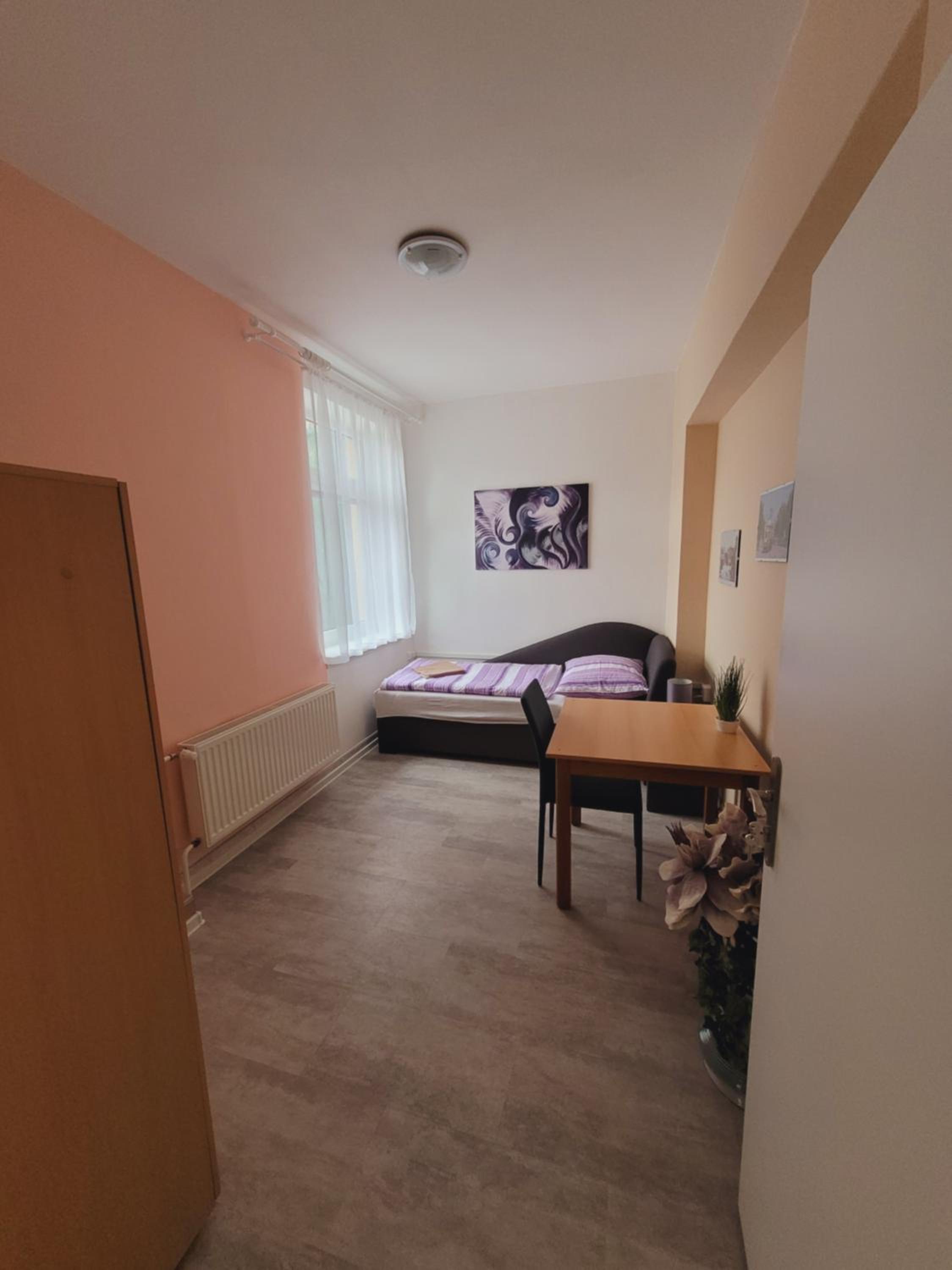 Single Room with Shared Bathroom