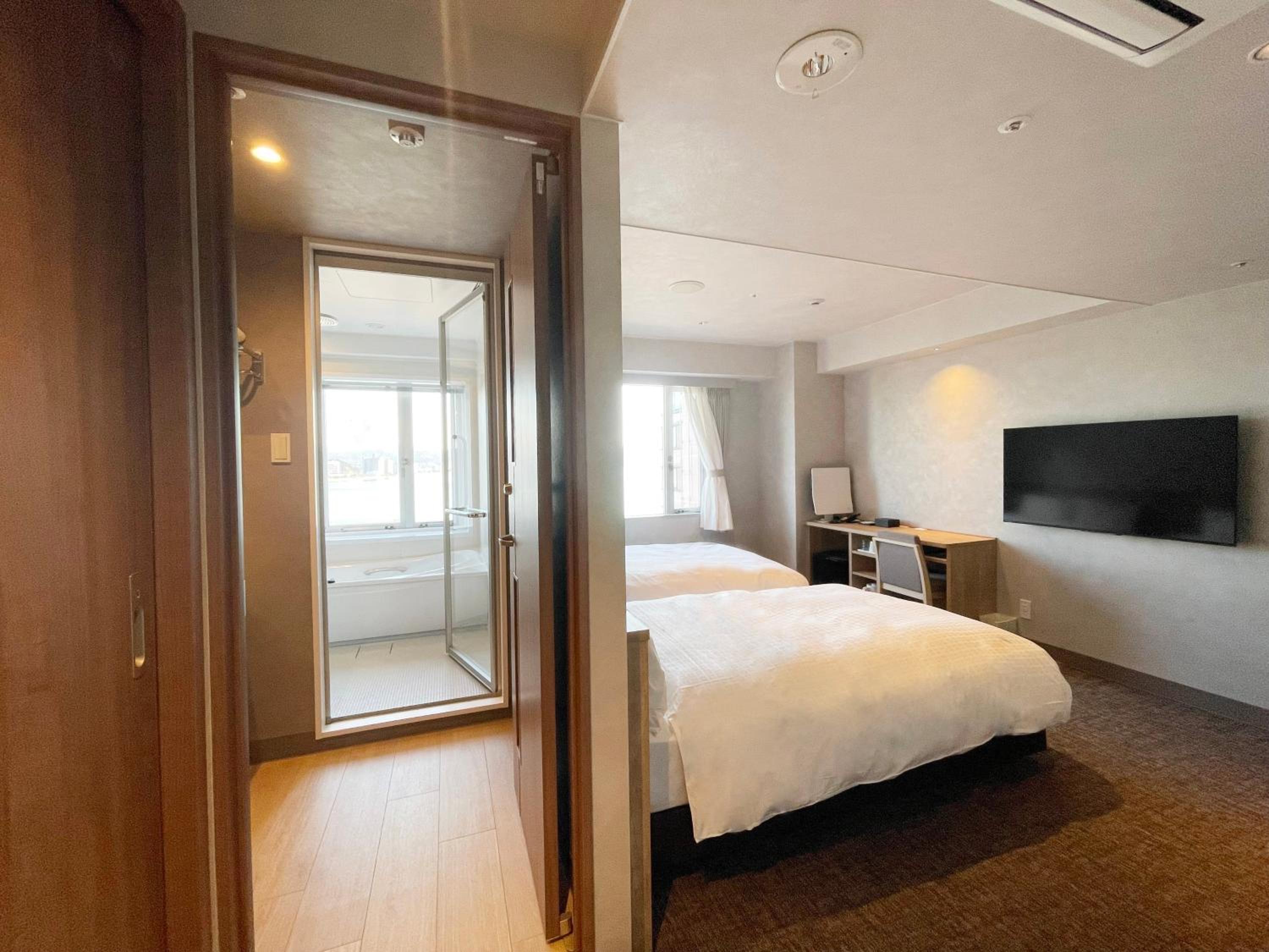Deluxe Twin Room - Photo 3
