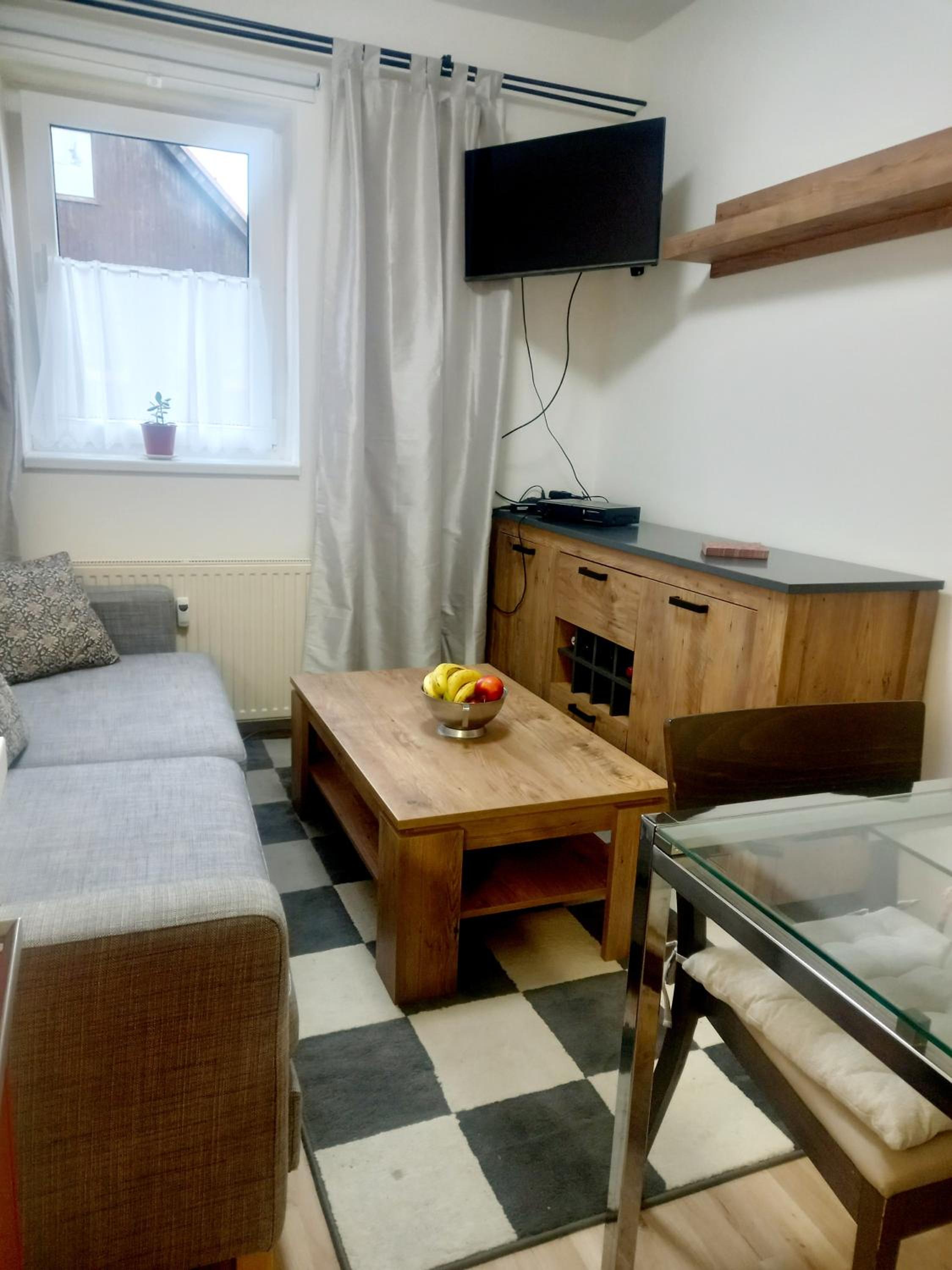 One-Bedroom Apartment photo 2