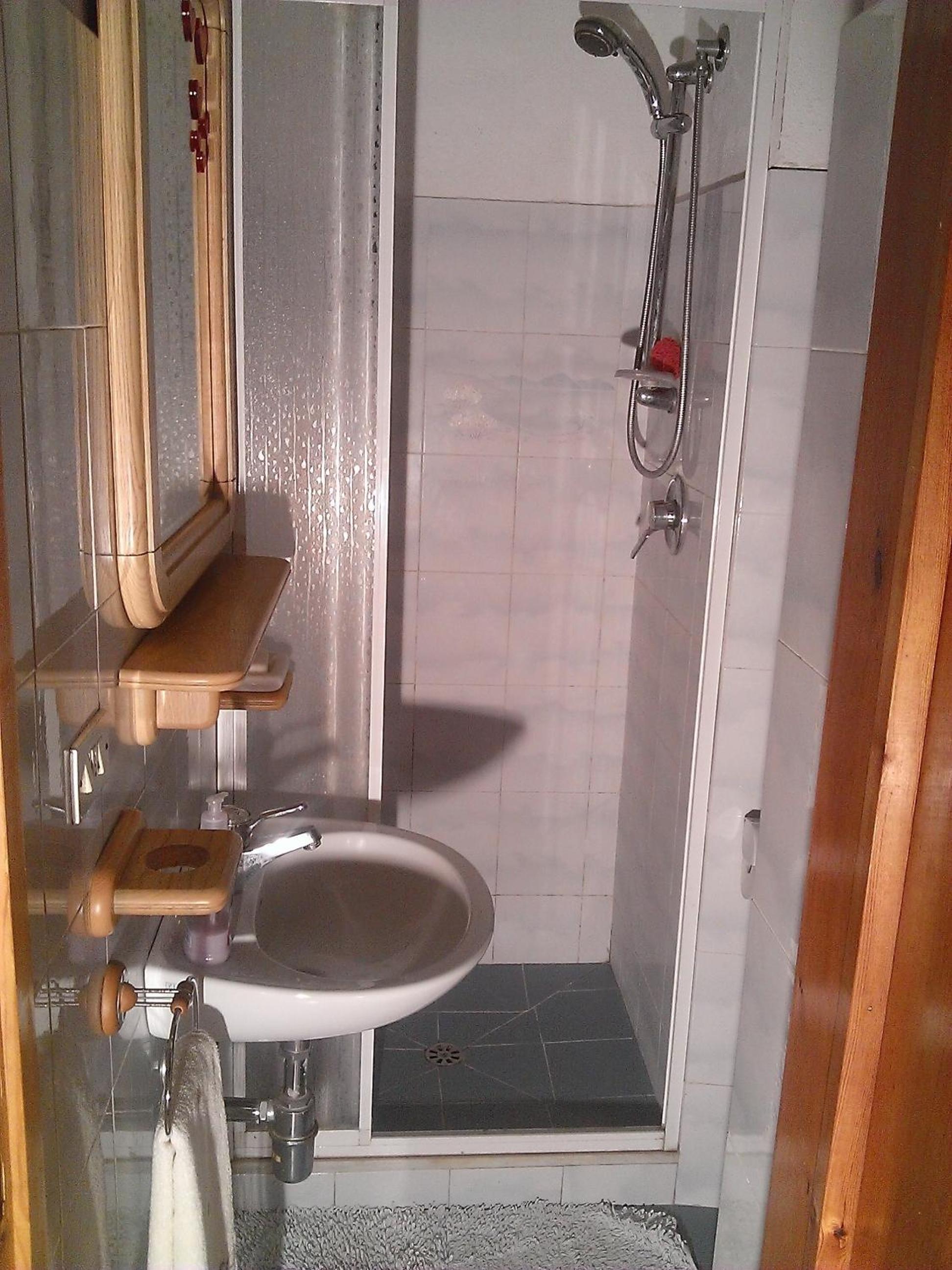 One-Bedroom House - Photo 11