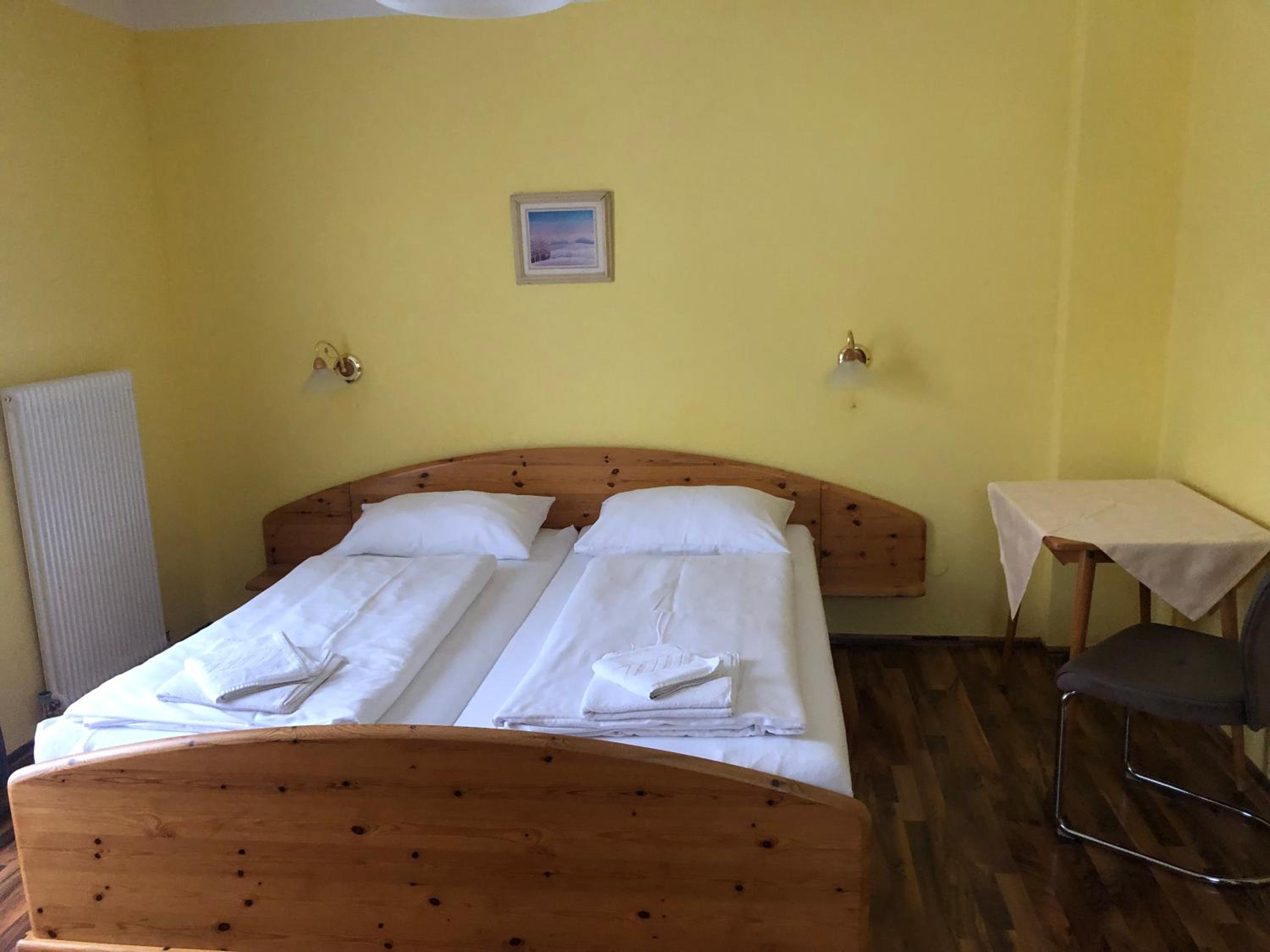 Double Room with Mountain View - Photo 1