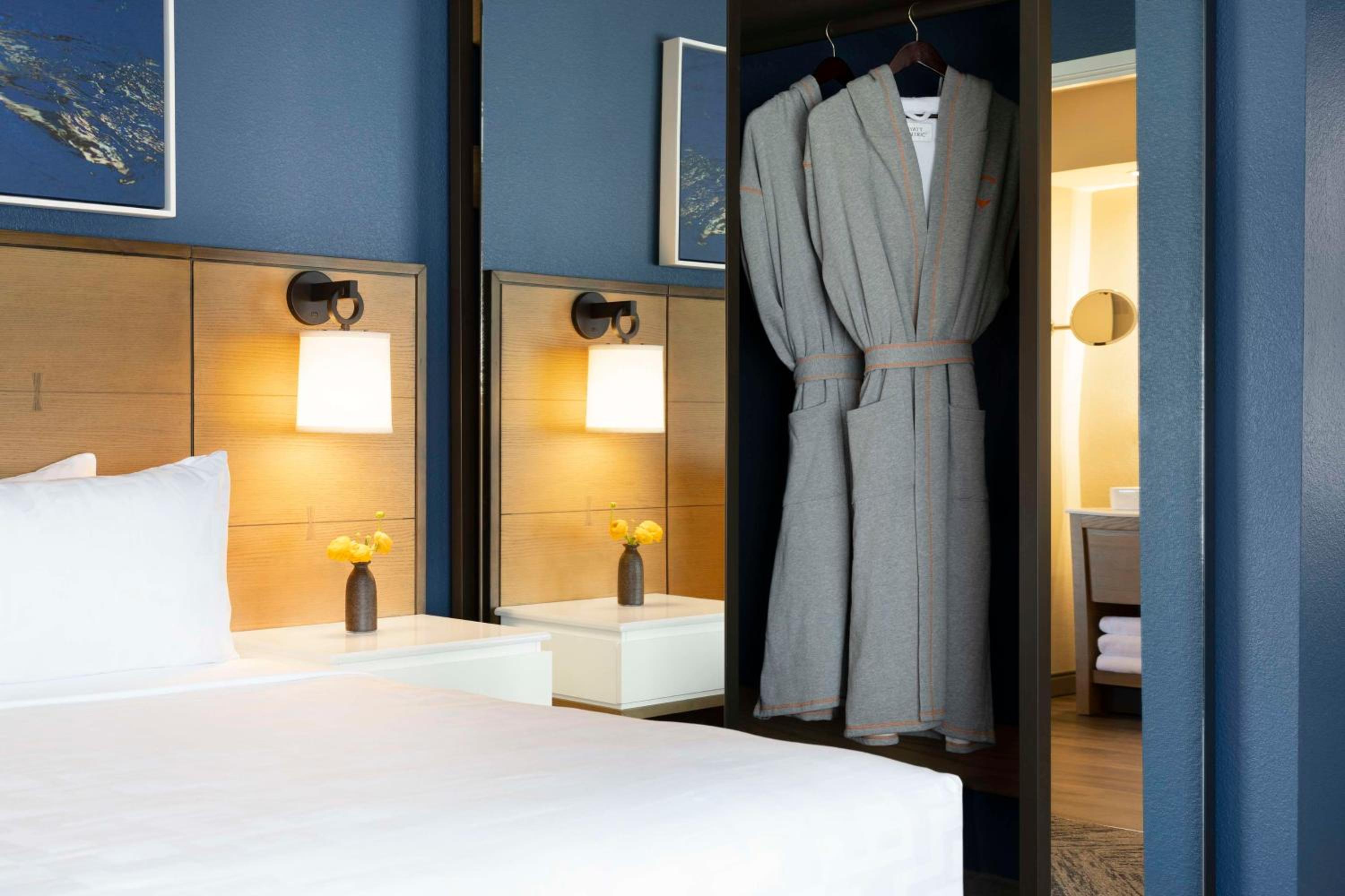 Premium King Suite - Photo 1