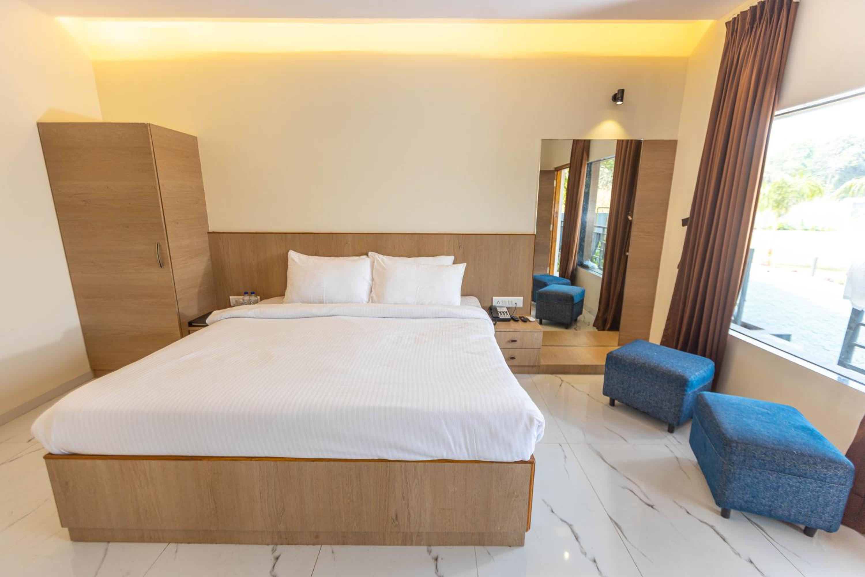 Double Room with Mountain View - Photo 2