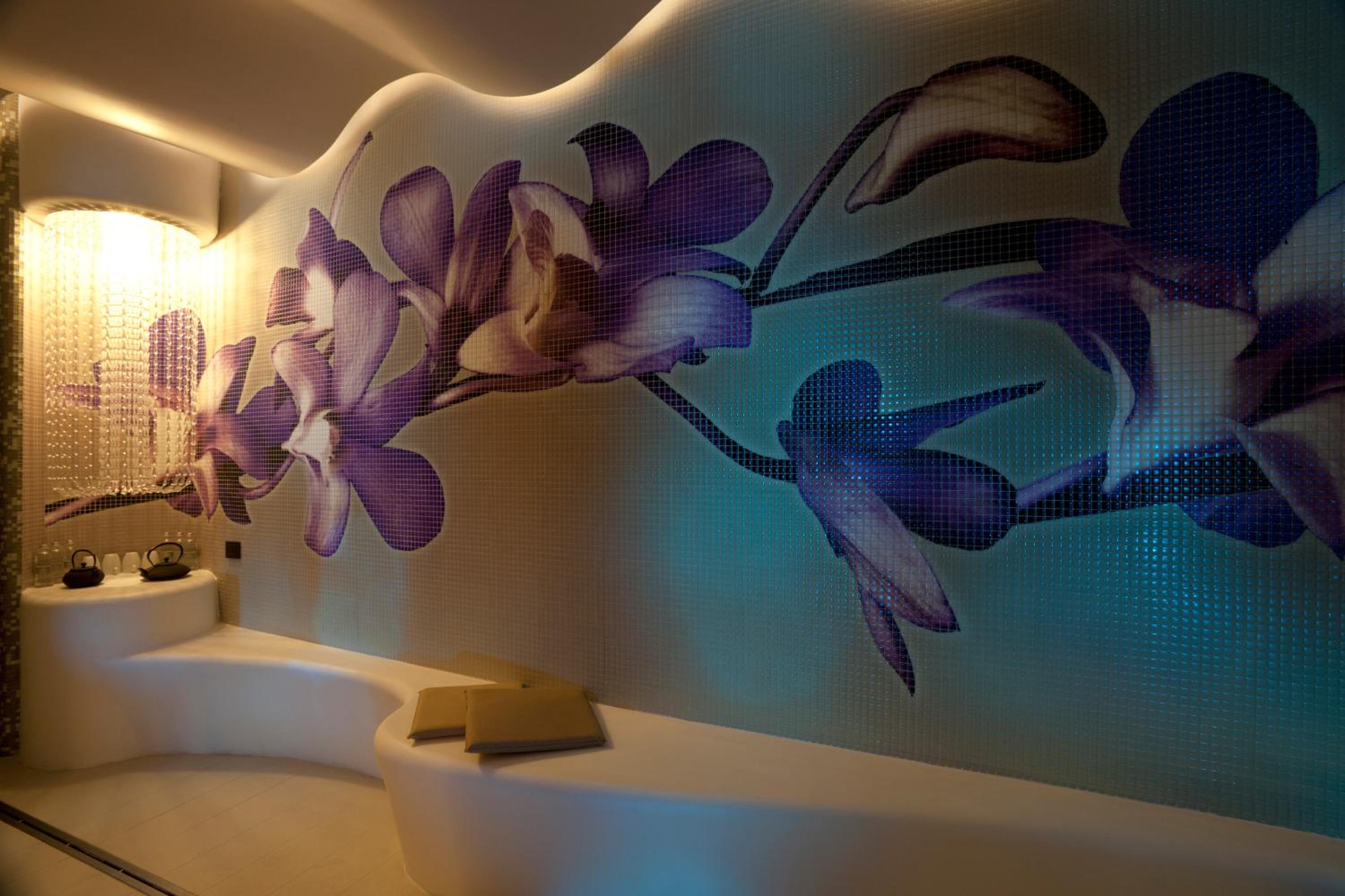  Junior Suite with Spa Access - Photo 2