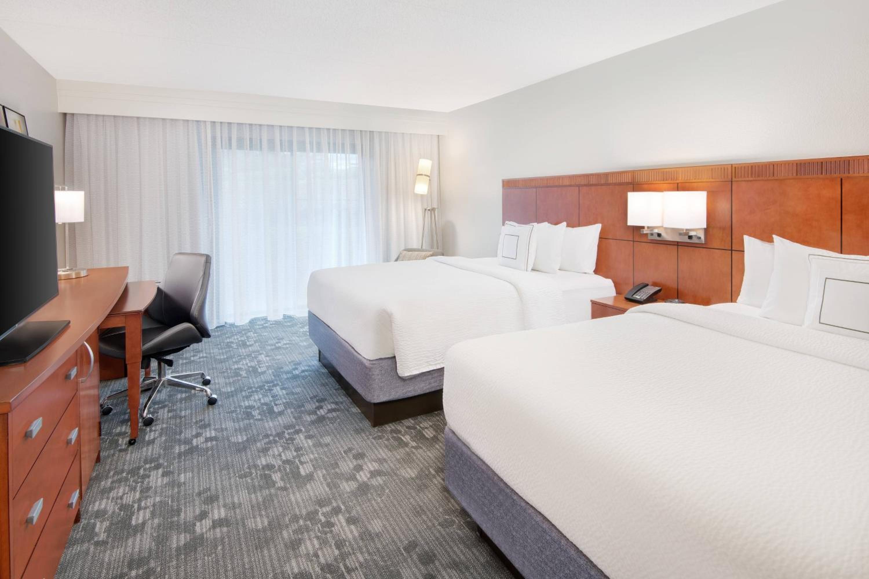 Queen Room with Two Queen Beds - Photo 1