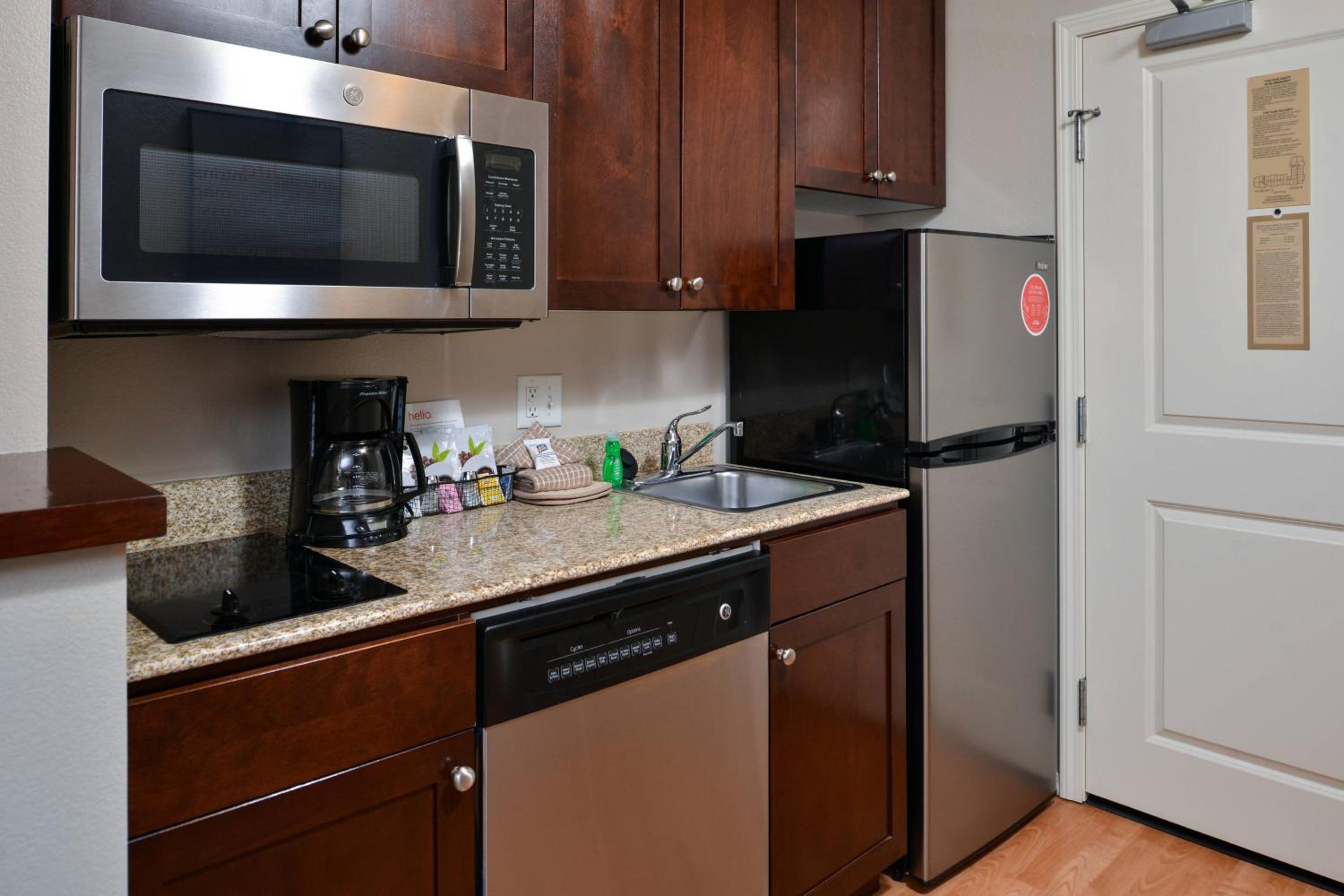 Two-Bedroom Suite - Photo 3