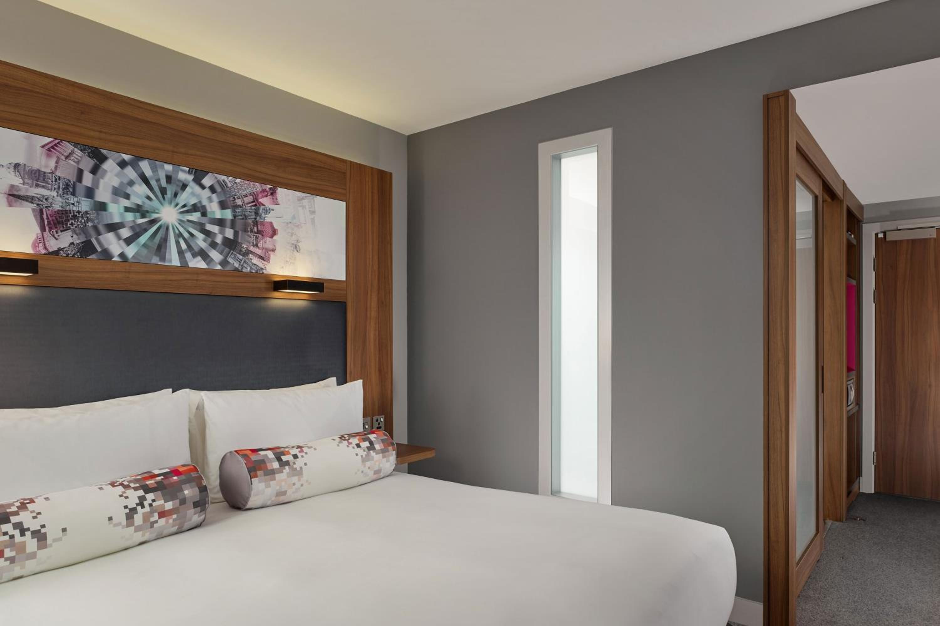 Aloft, Guest room, 1 King - Photo 1