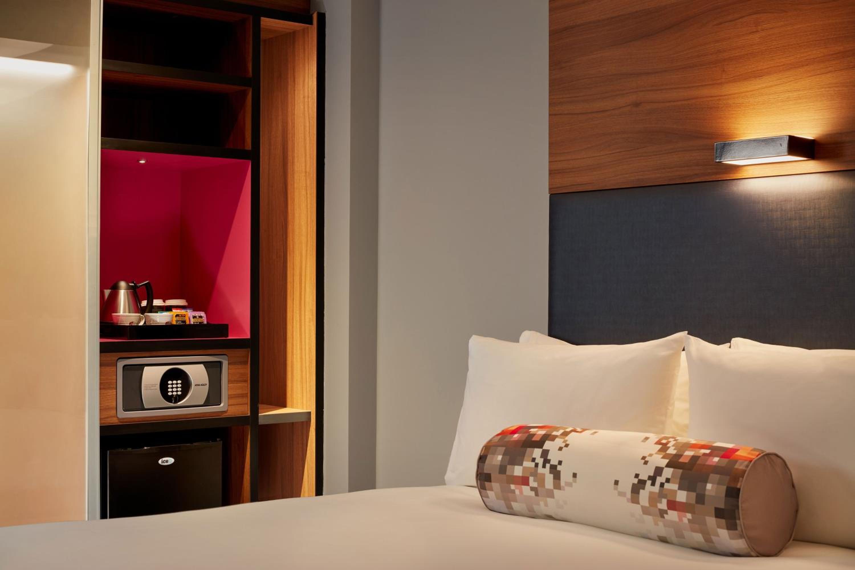 Aloft, Guest room, 1 King - Photo 2