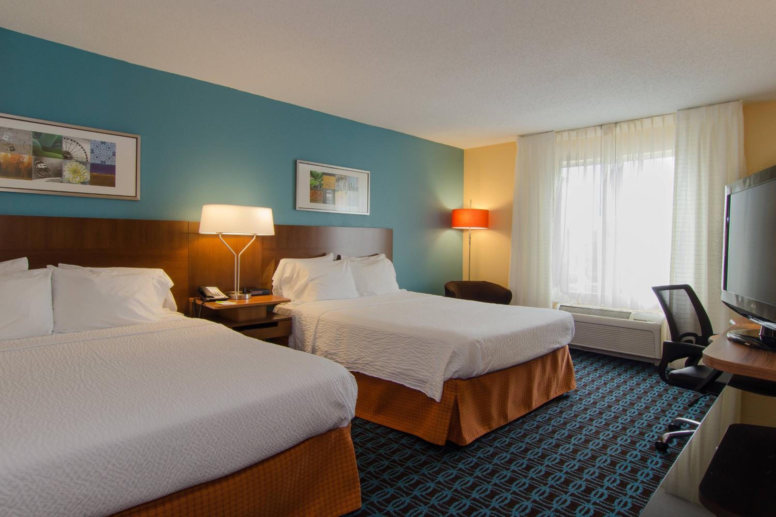 Queen Room with Two Queen Beds - Photo 1