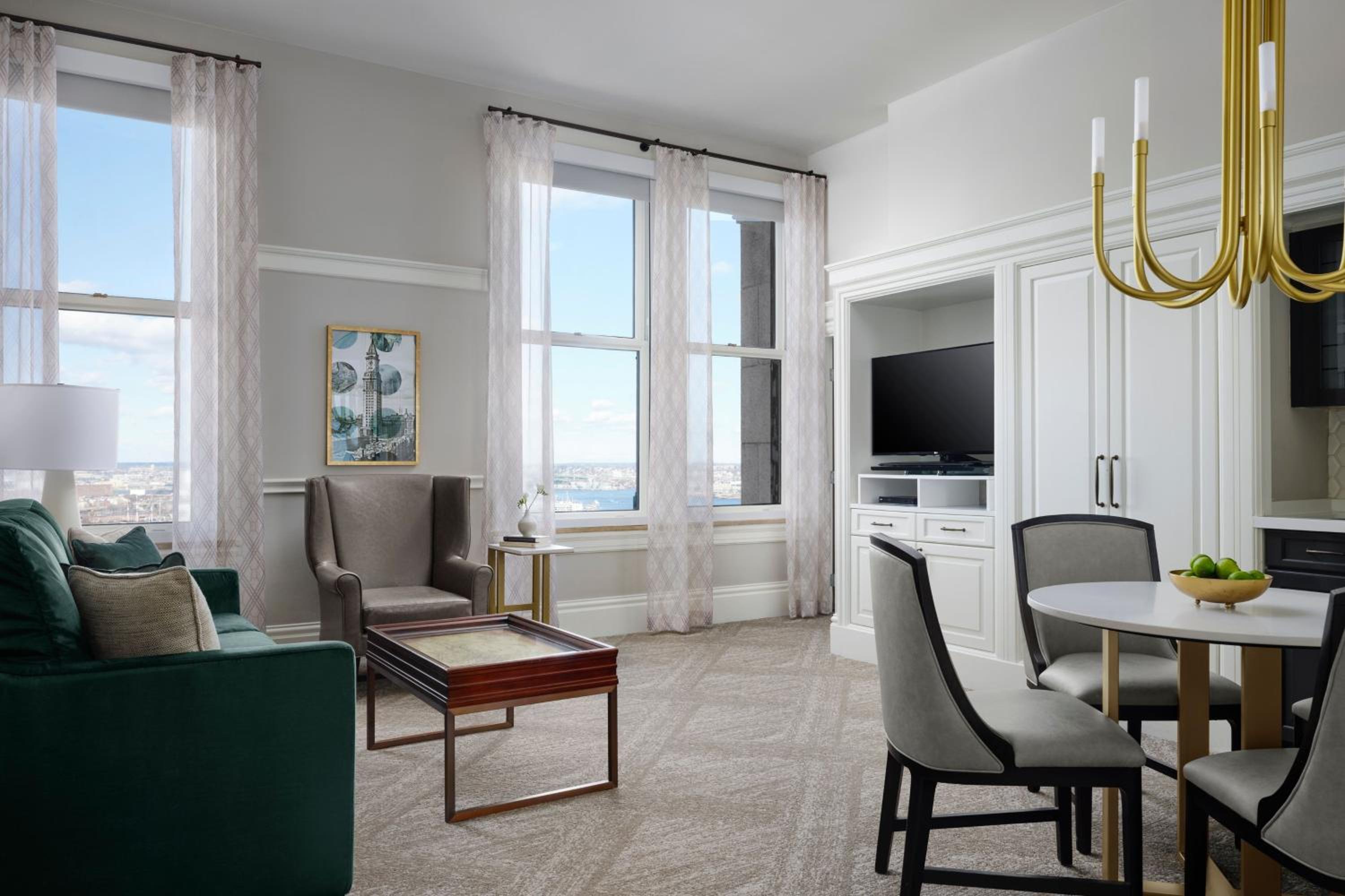 One-Bedroom Suite - Photo 1