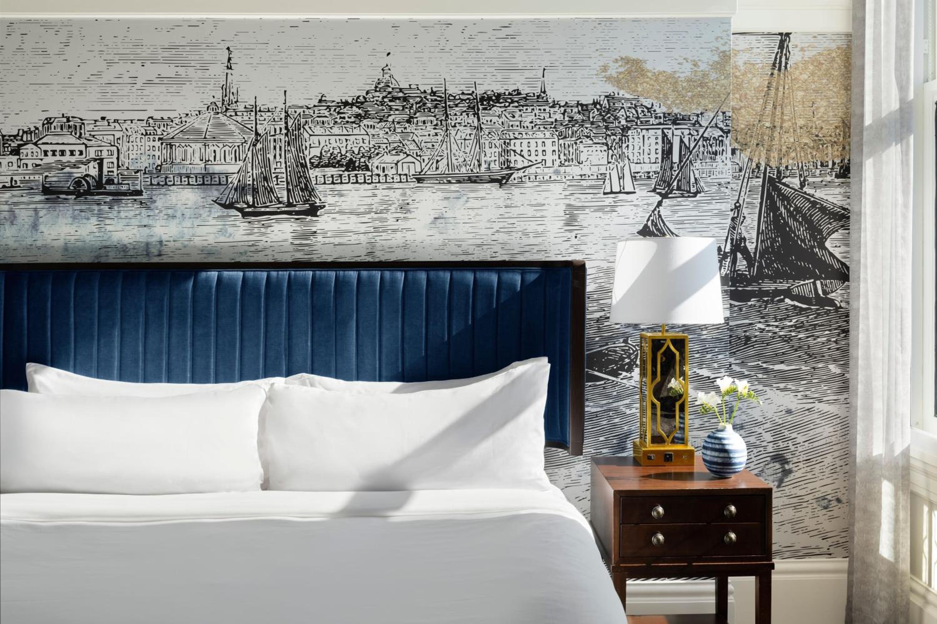 One-Bedroom Suite - Photo 7