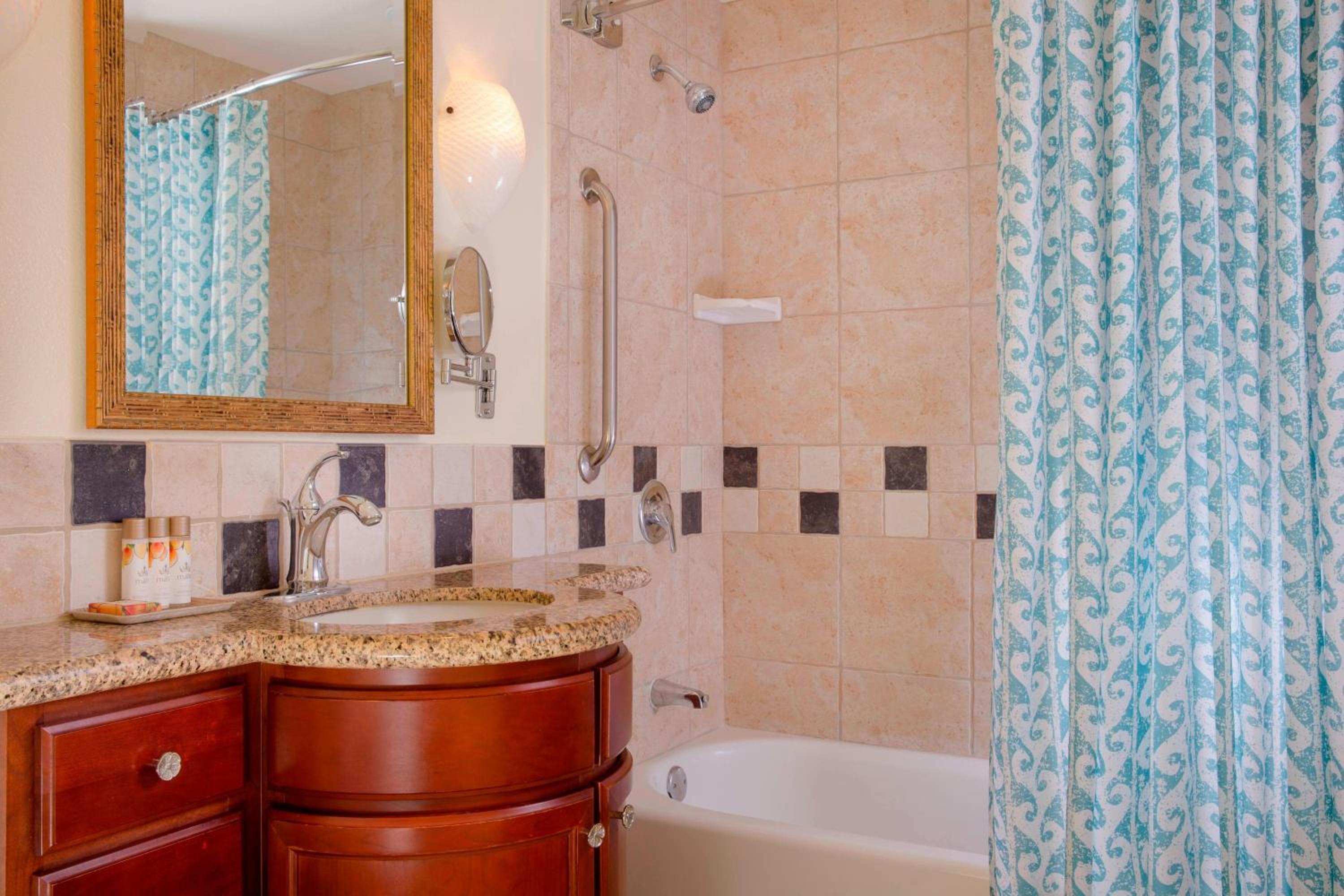 Two-bedroom Villa With Sofa Beds And Balcony - Ocean View