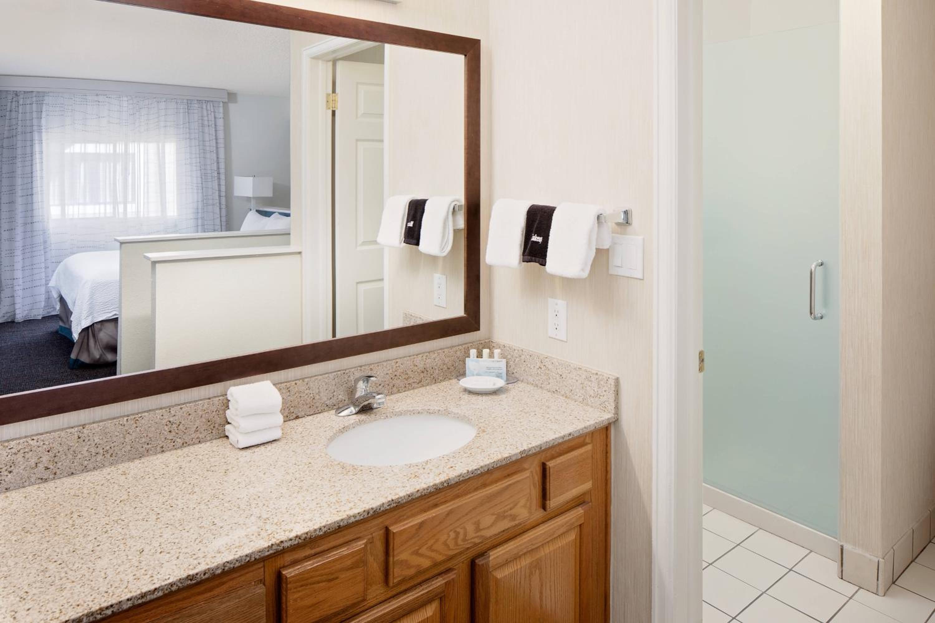 Two-Bedroom Suite - Non-Smoking photo 3