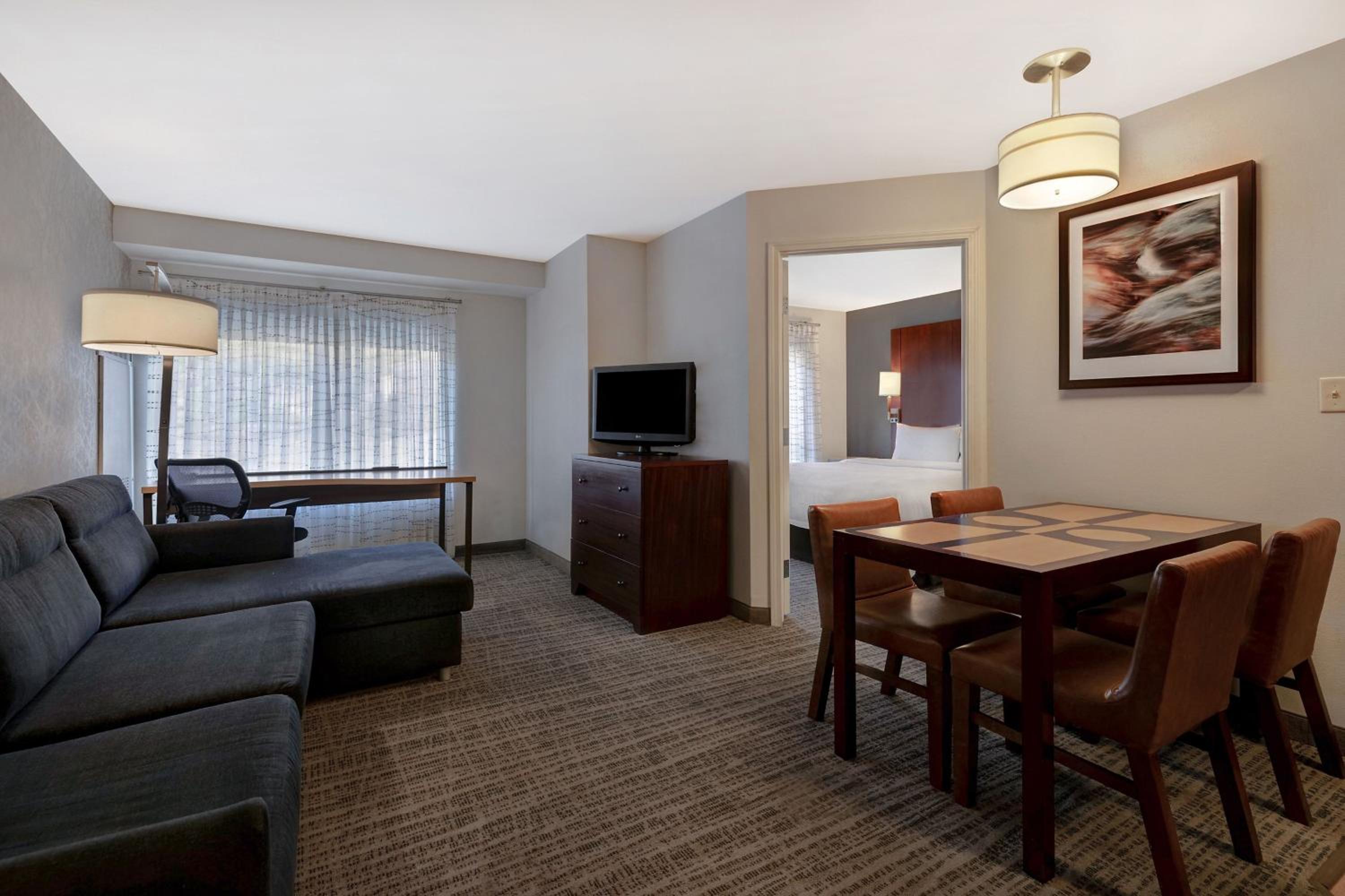 One-Bedroom King Suite with Mountain View - Photo 1