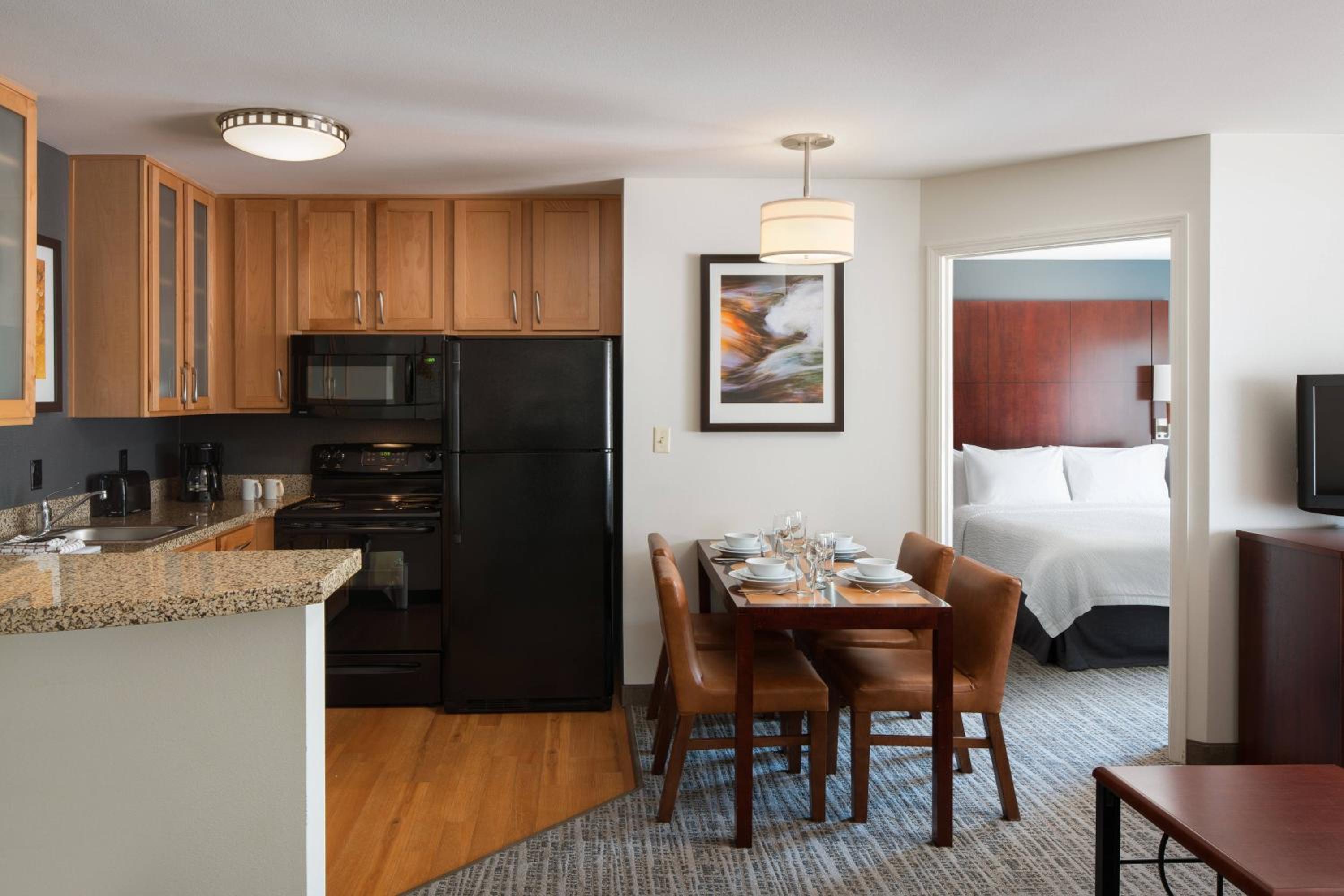 Two-Bedroom Suite - Photo 9