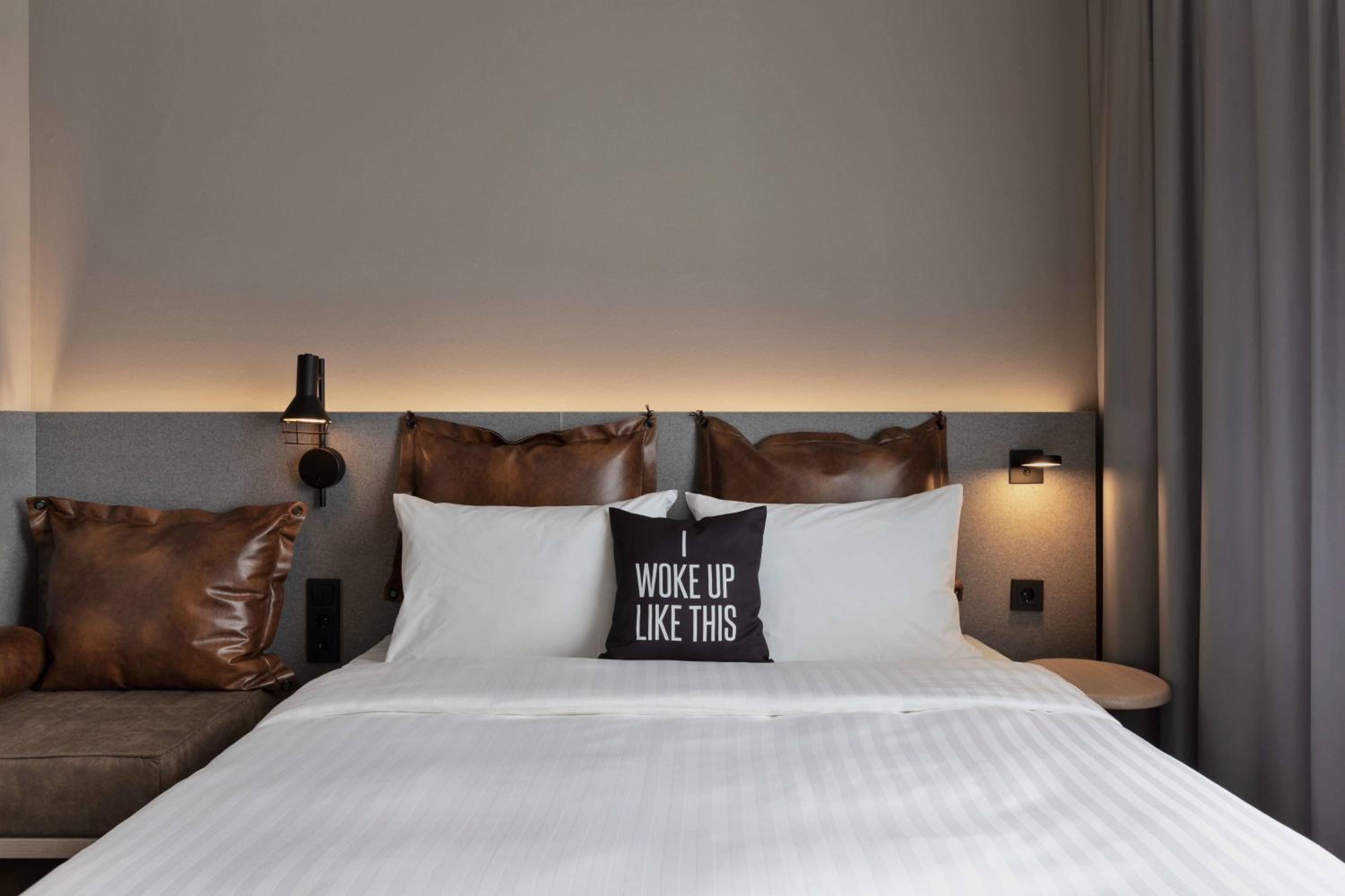 MOXY Sleeper Queen - Photo 2