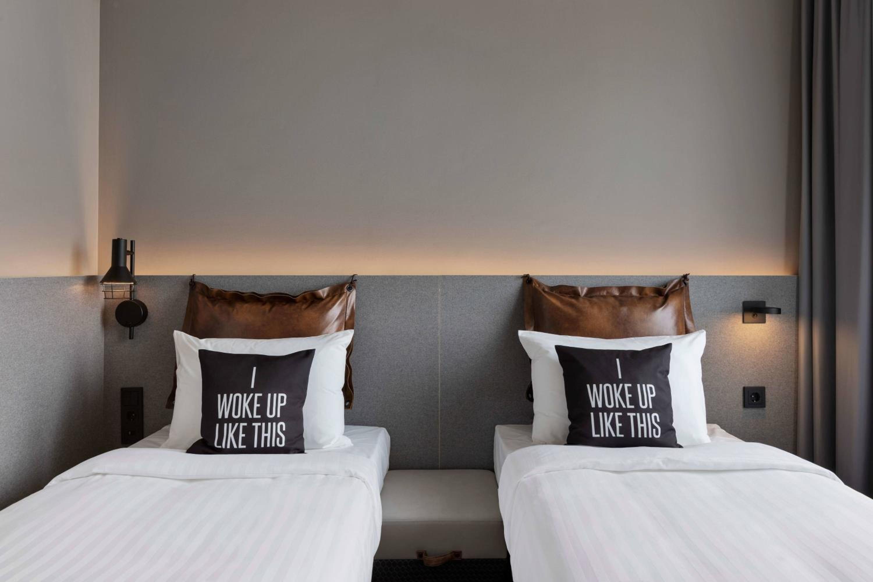 Moxy Sleeper Twin Room - Photo 3