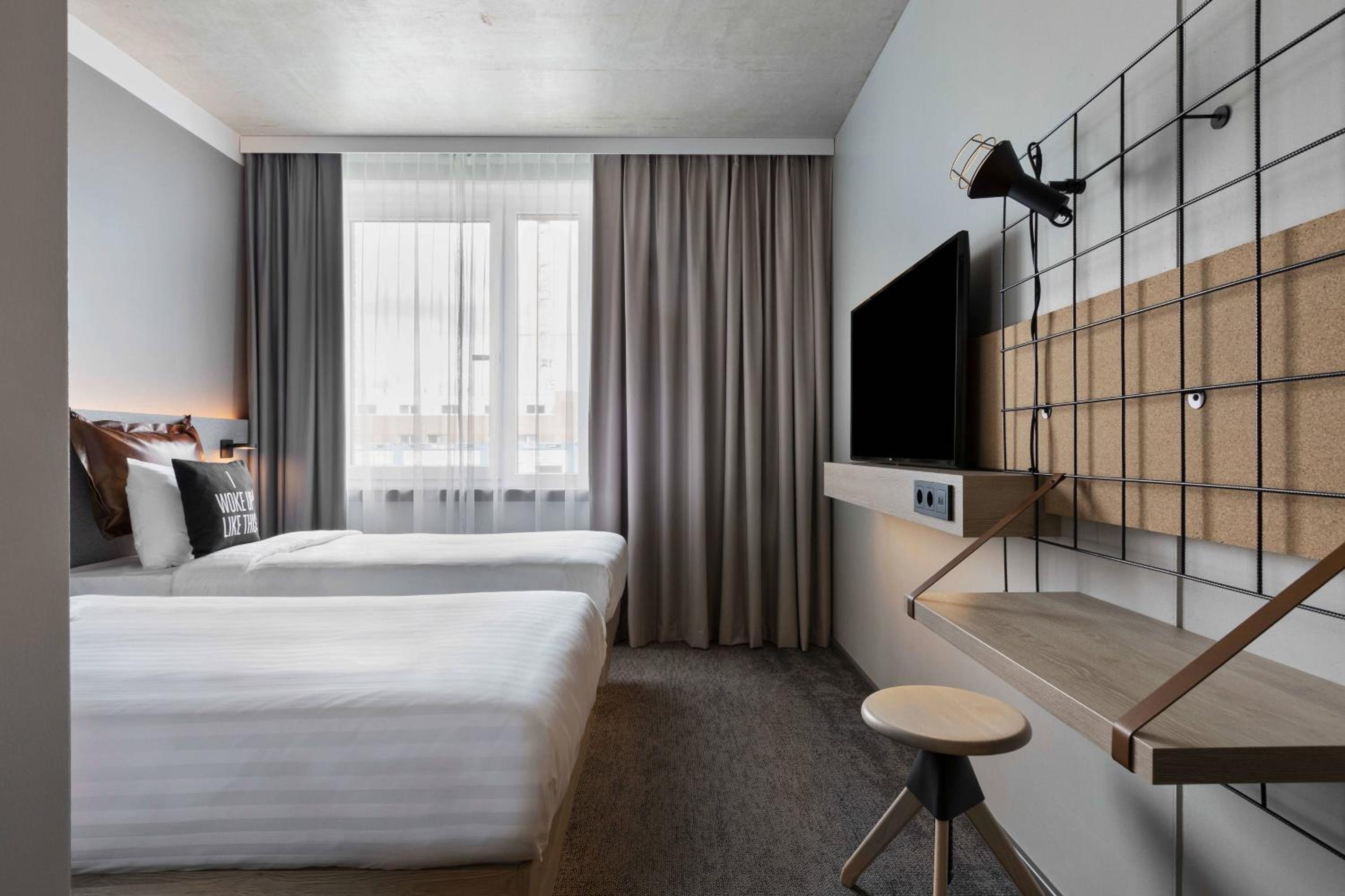 Moxy Sleeper Twin Room - Photo 1