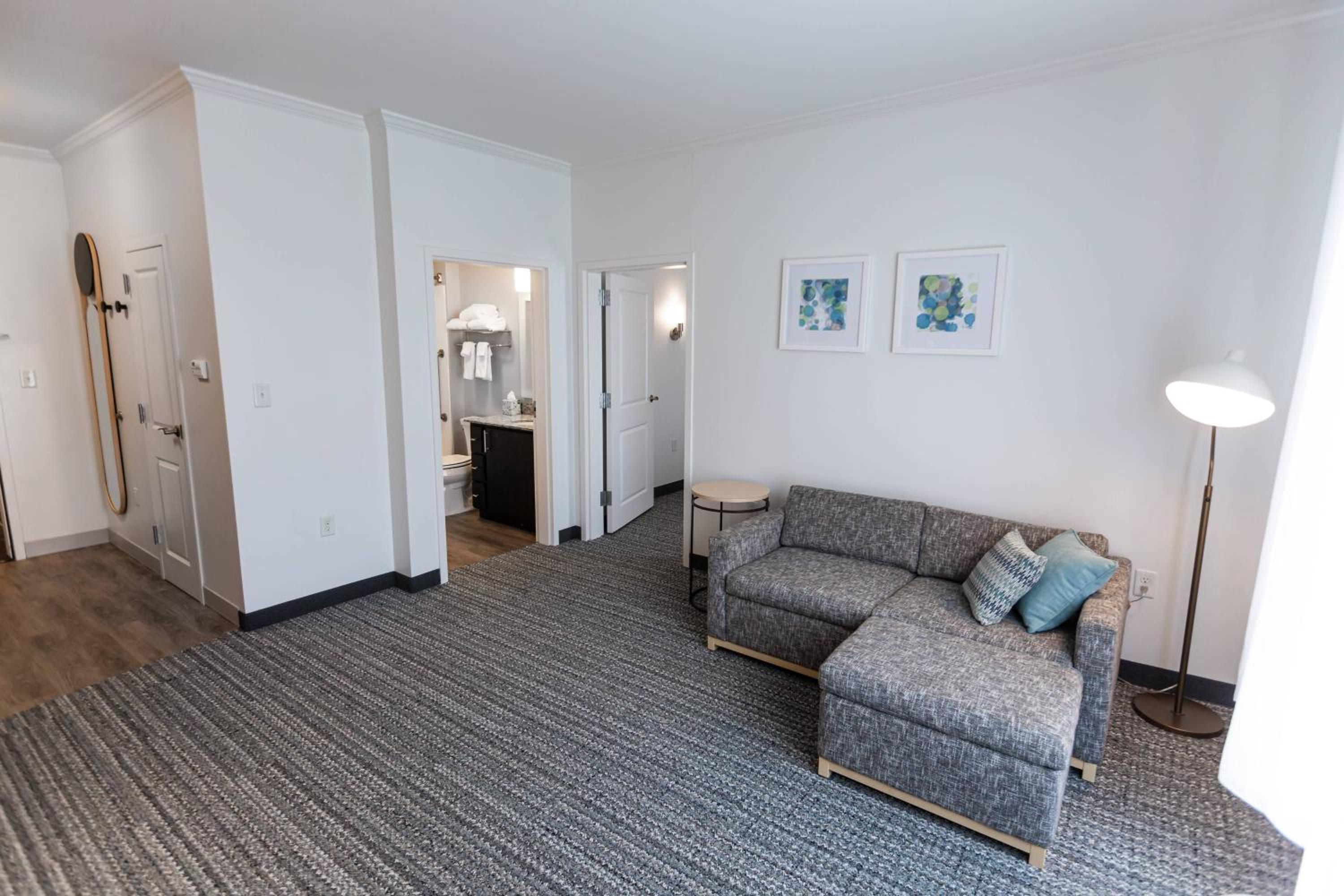 One-Bedroom Queen Suite with Sofa Bed photo 1