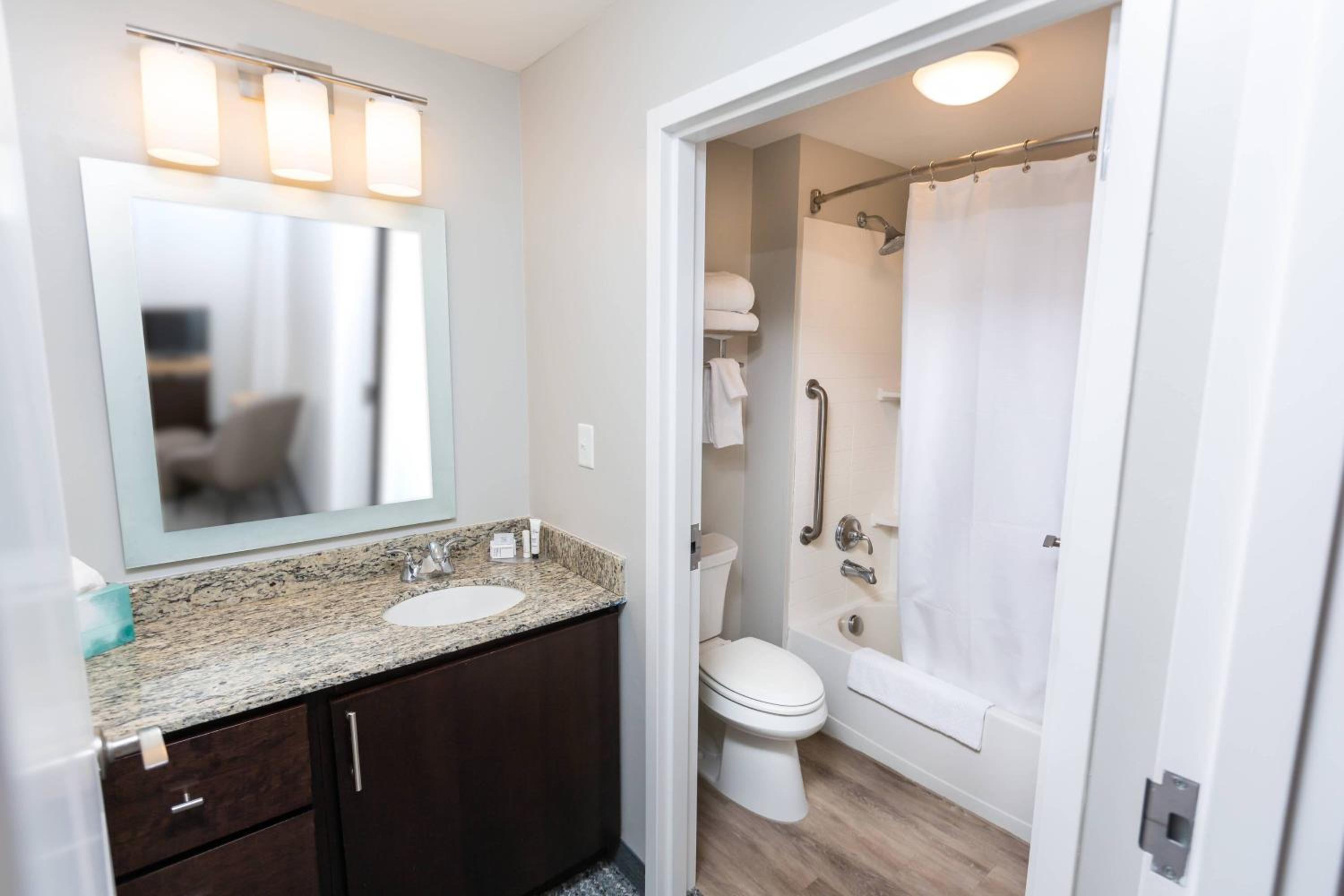 Two-Bedroom Suite photo 2