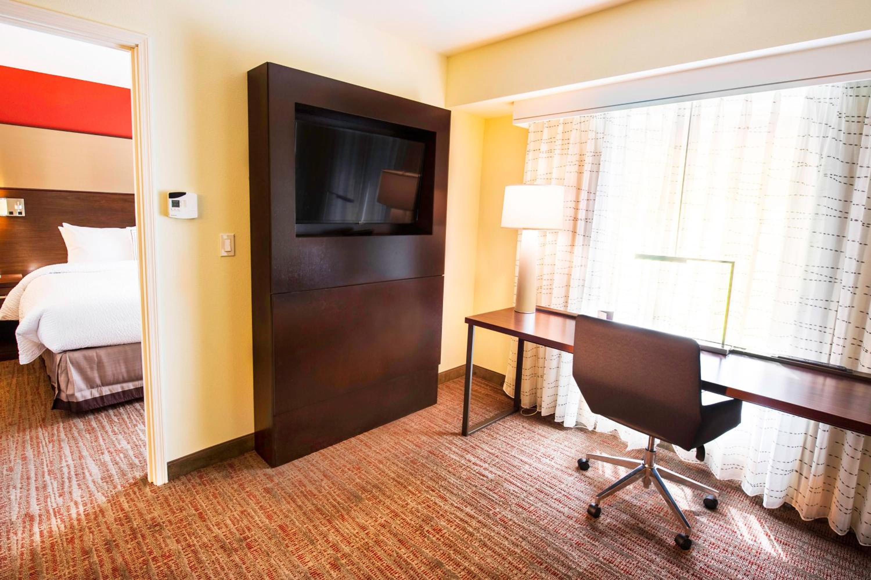 King Room with Sofa Bed photo 3