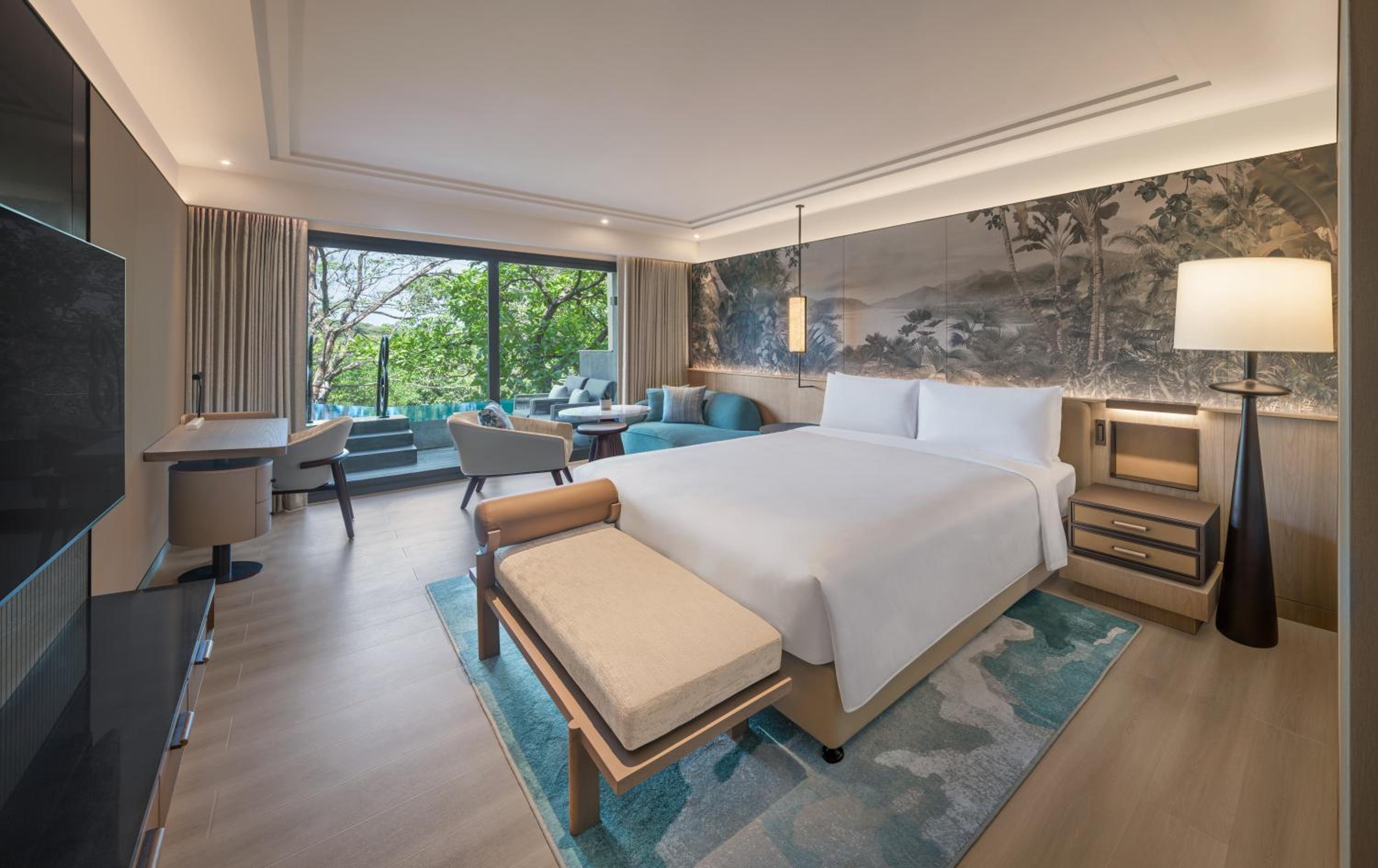 Grand Luxury King Room with Balcony and Forest View - Photo 1