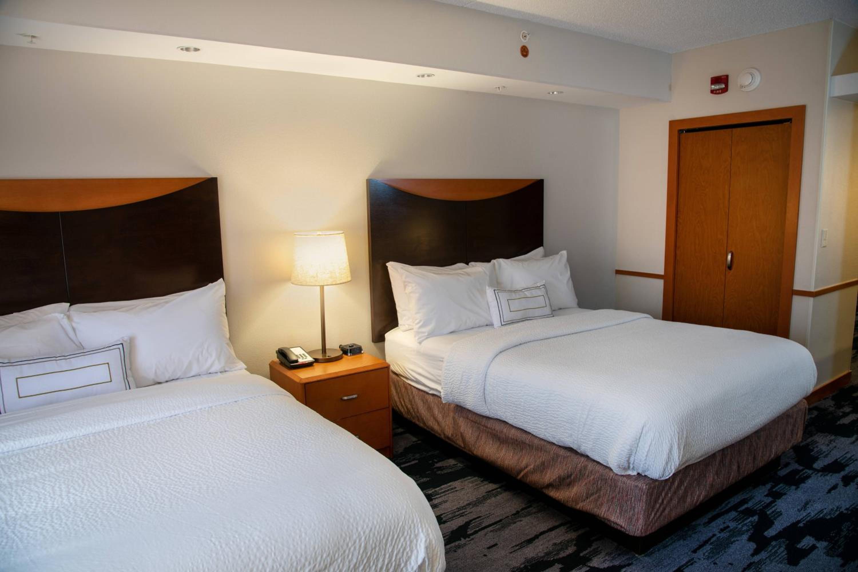 Queen Room with Two Queen Beds - Photo 1
