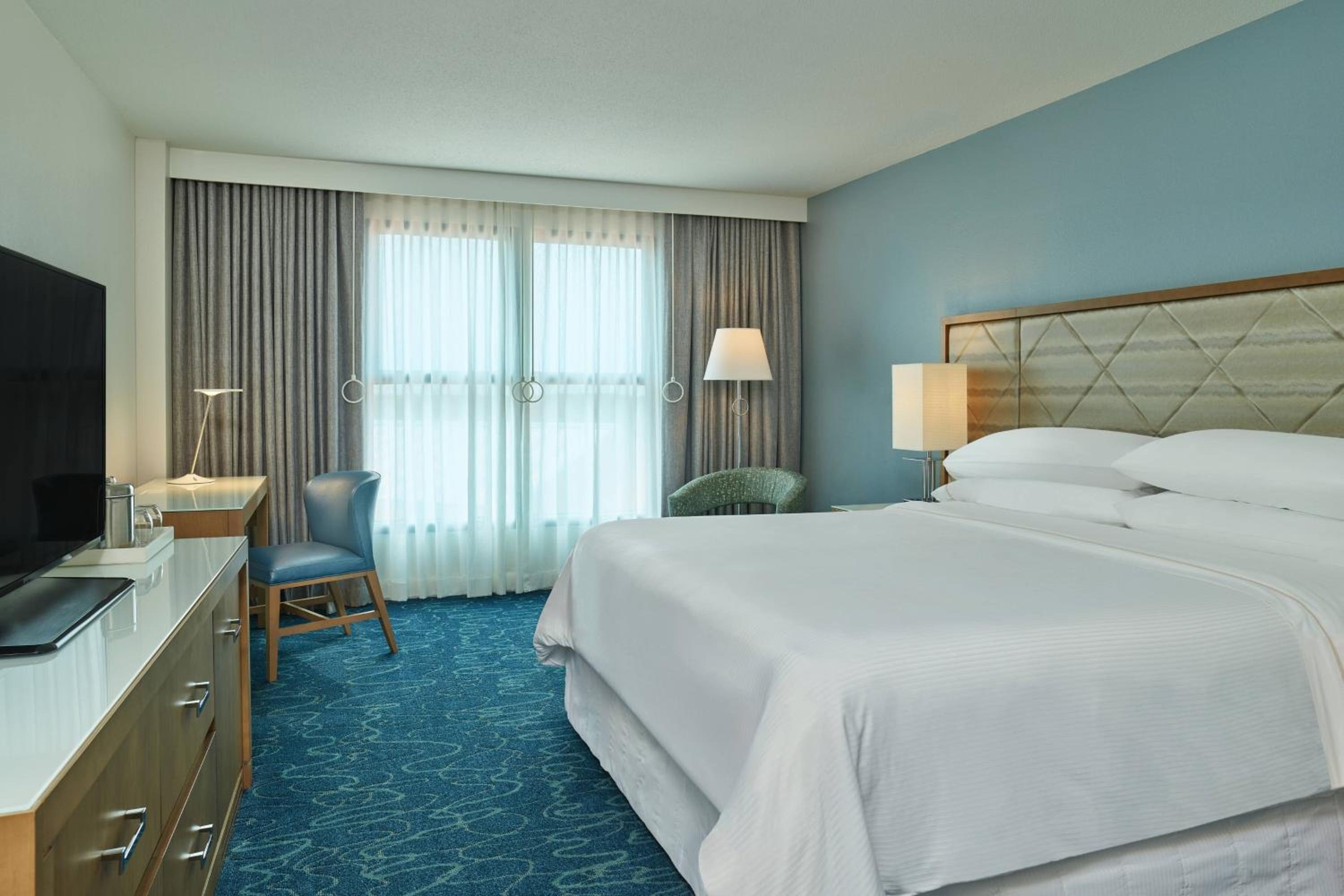 Traditional King, Guest room, 1 King (Includes Early Entry To Disney Theme Parks)