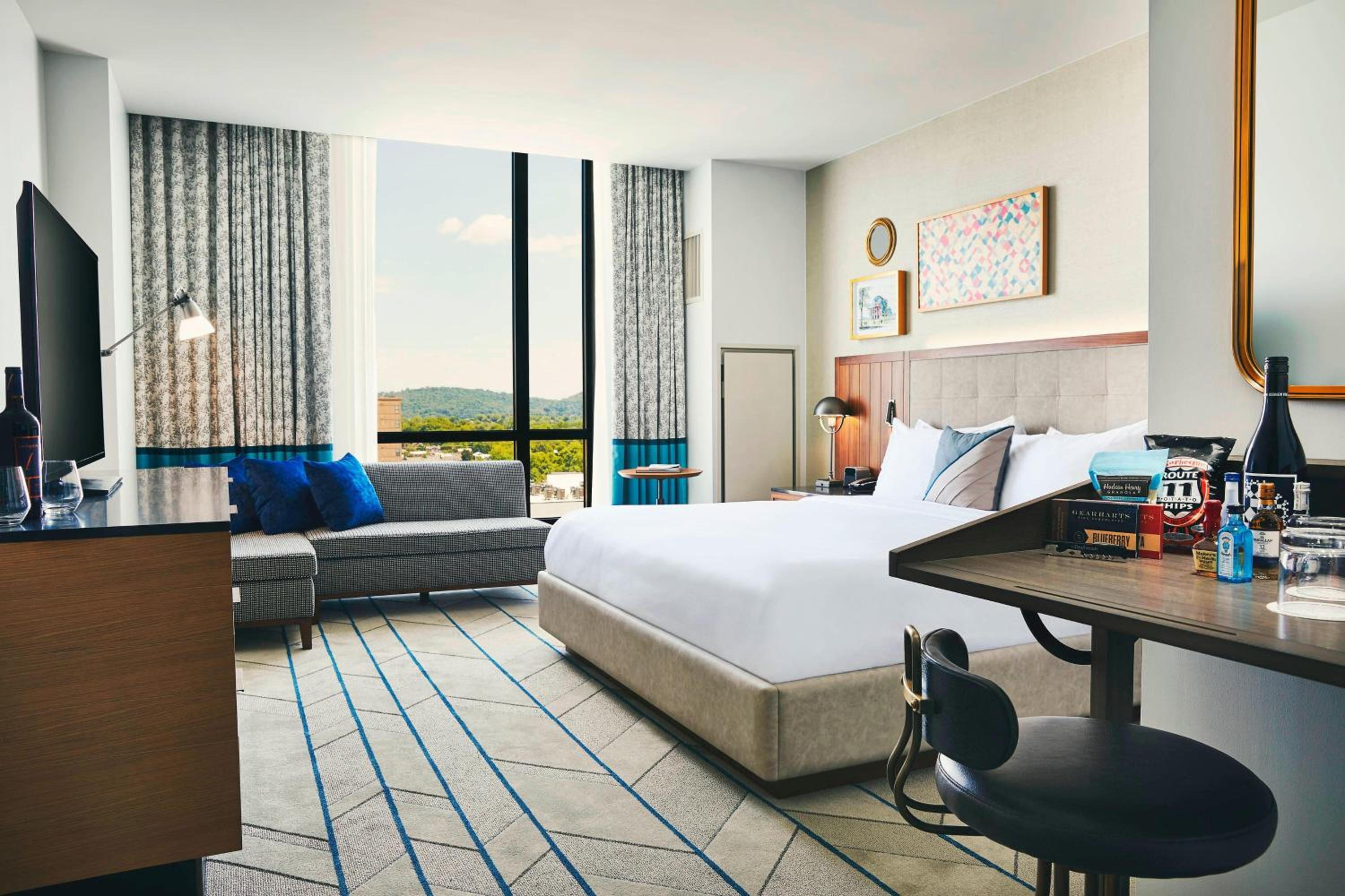 King Guest Room - Photo 1